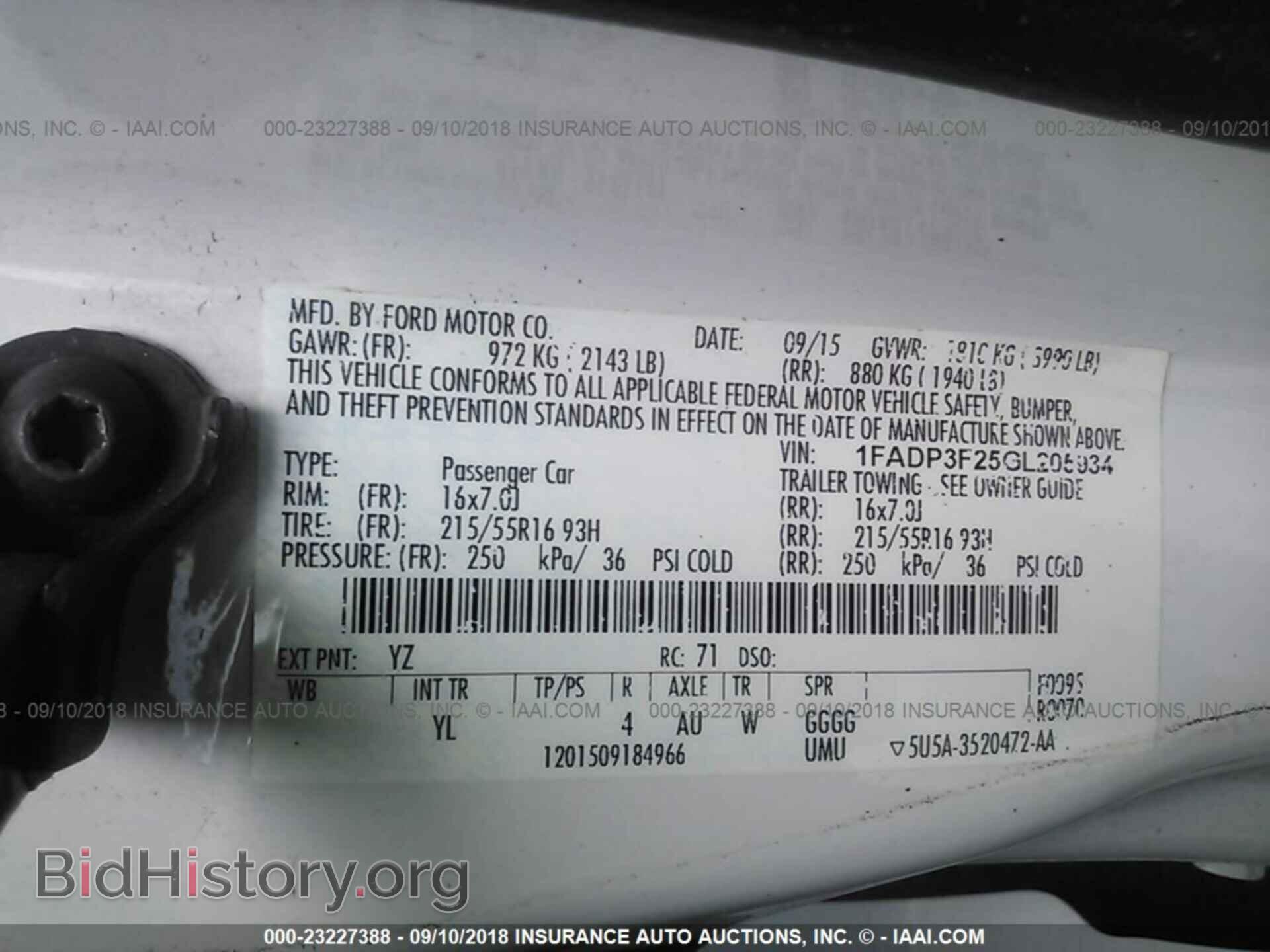2016 Ford Focus - VIN: 1FADP3F25GL205934 - Photo 9