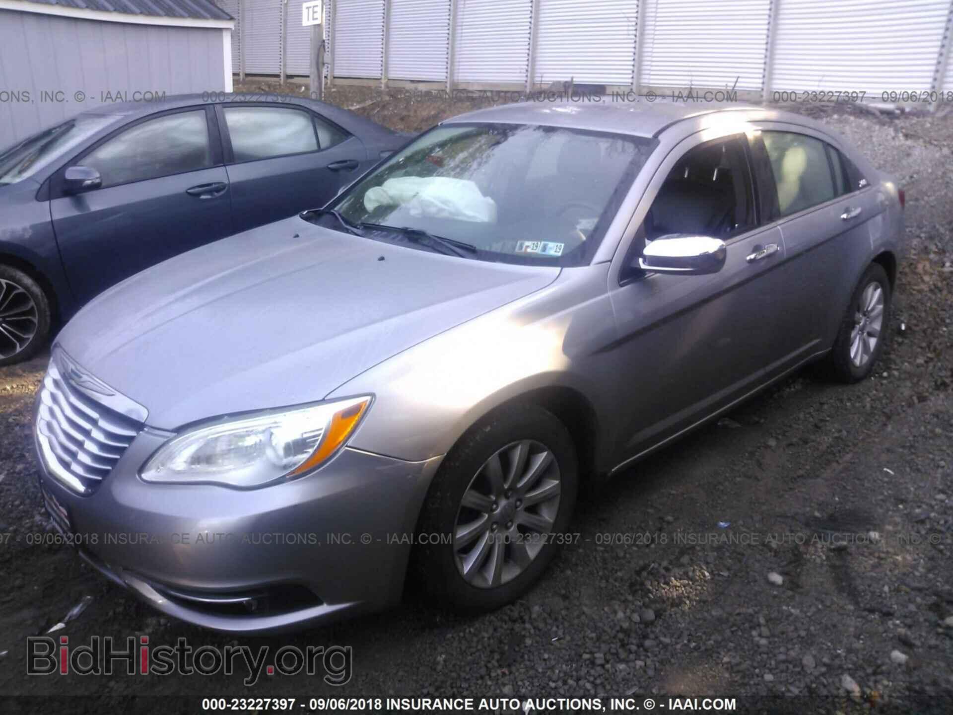 2014 Chrysler 200 - VIN: 1C3CCBCG3EN179223 - Фото 2