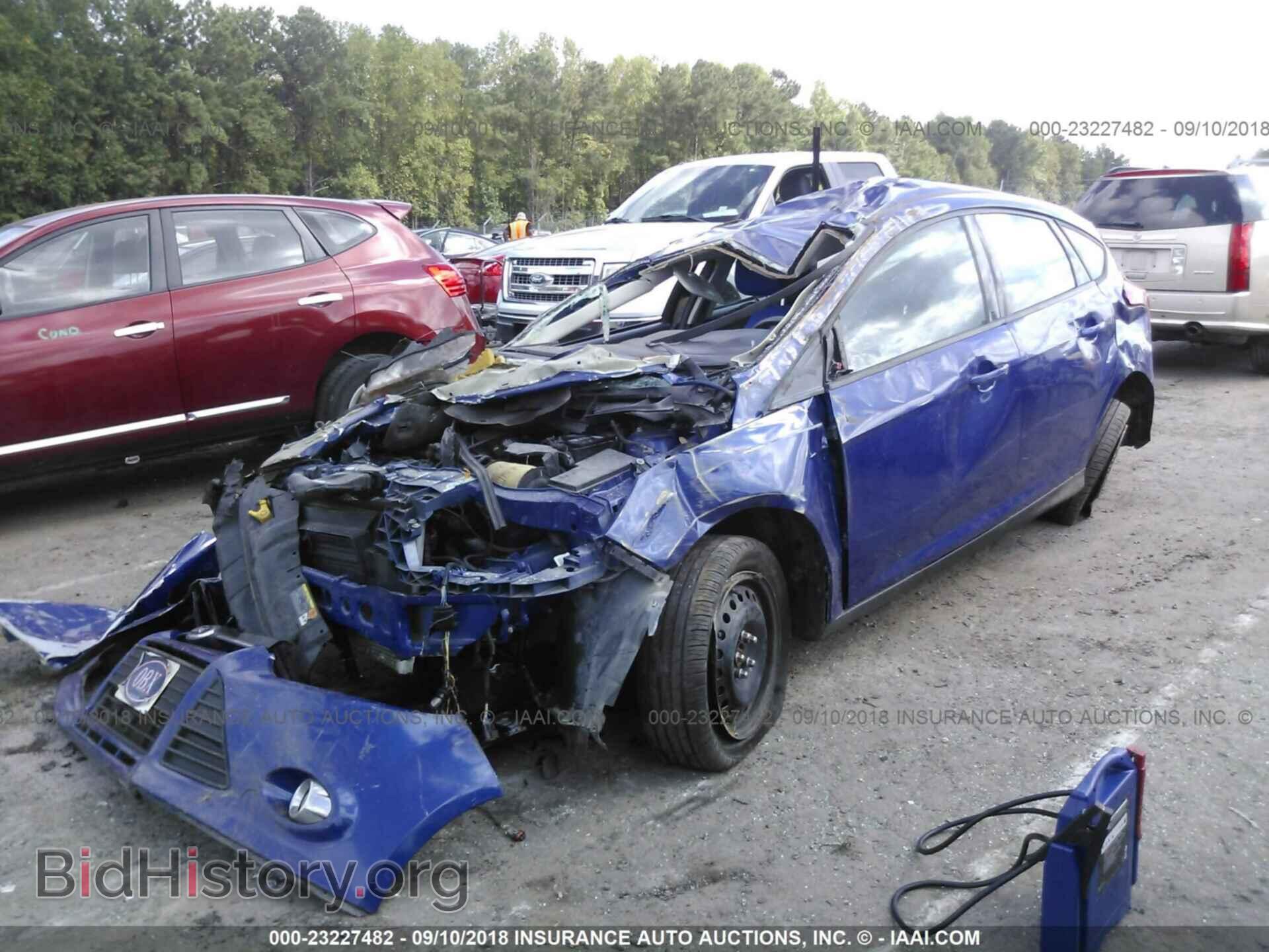 2012 Ford Focus - VIN: 1FAHP3K25CL442361 - Photo 2