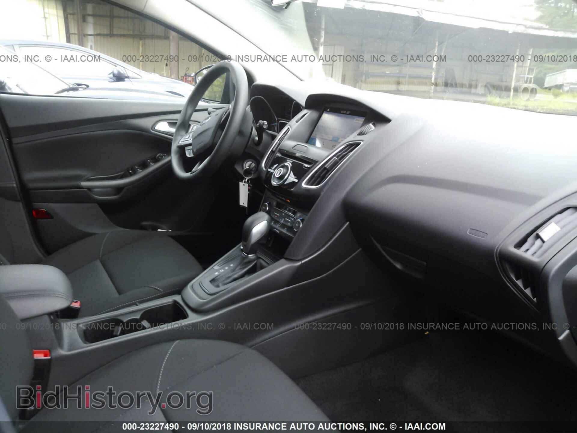 2017 Ford Focus - VIN: 1FADP3M23HL323064 - Фото 5