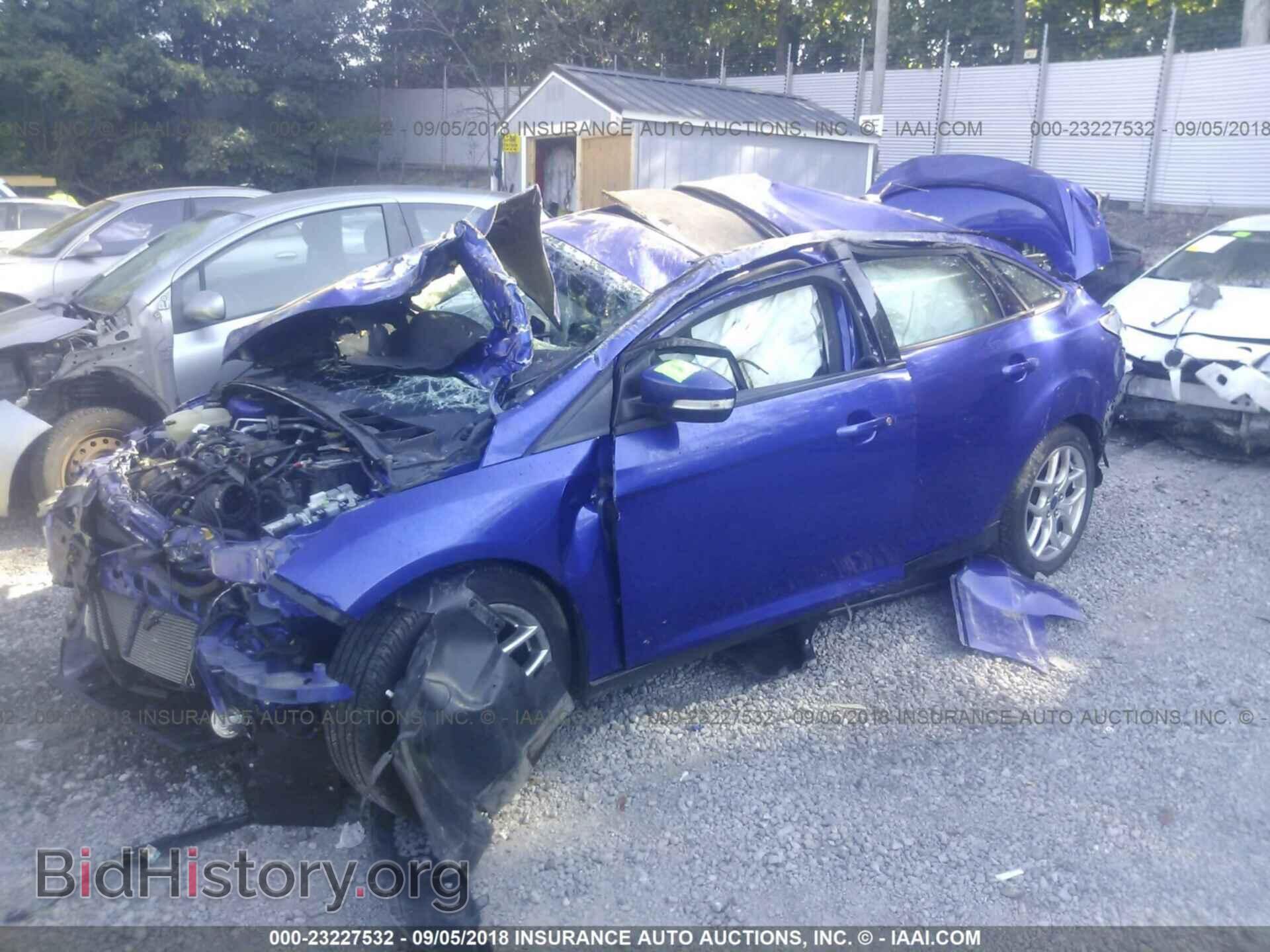 2015 Ford Focus - VIN: 1FADP3F22FL333742 - Photo 2