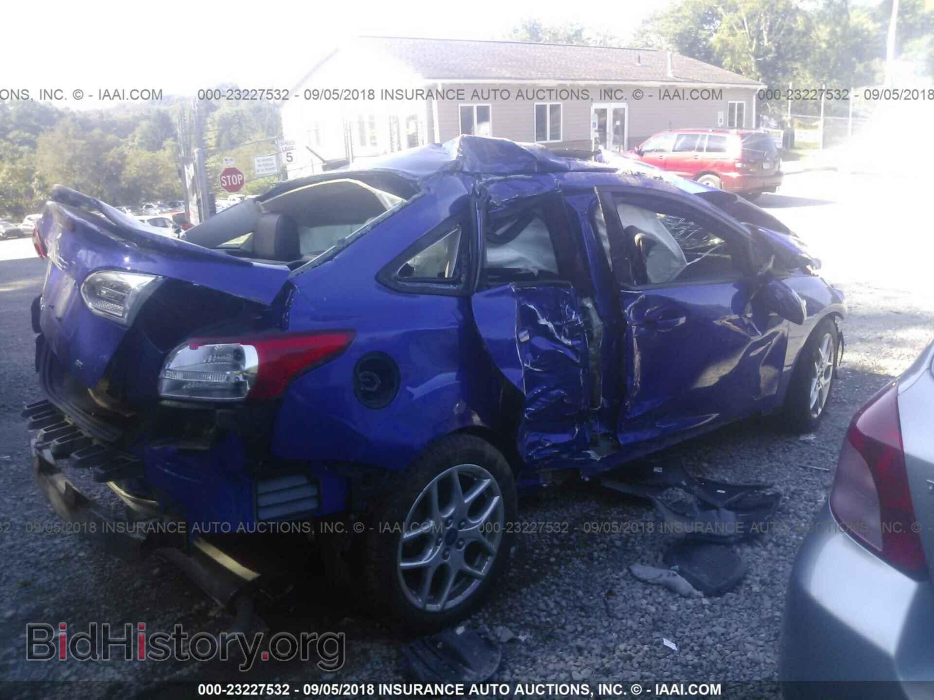 2015 Ford Focus - VIN: 1FADP3F22FL333742 - Photo 4