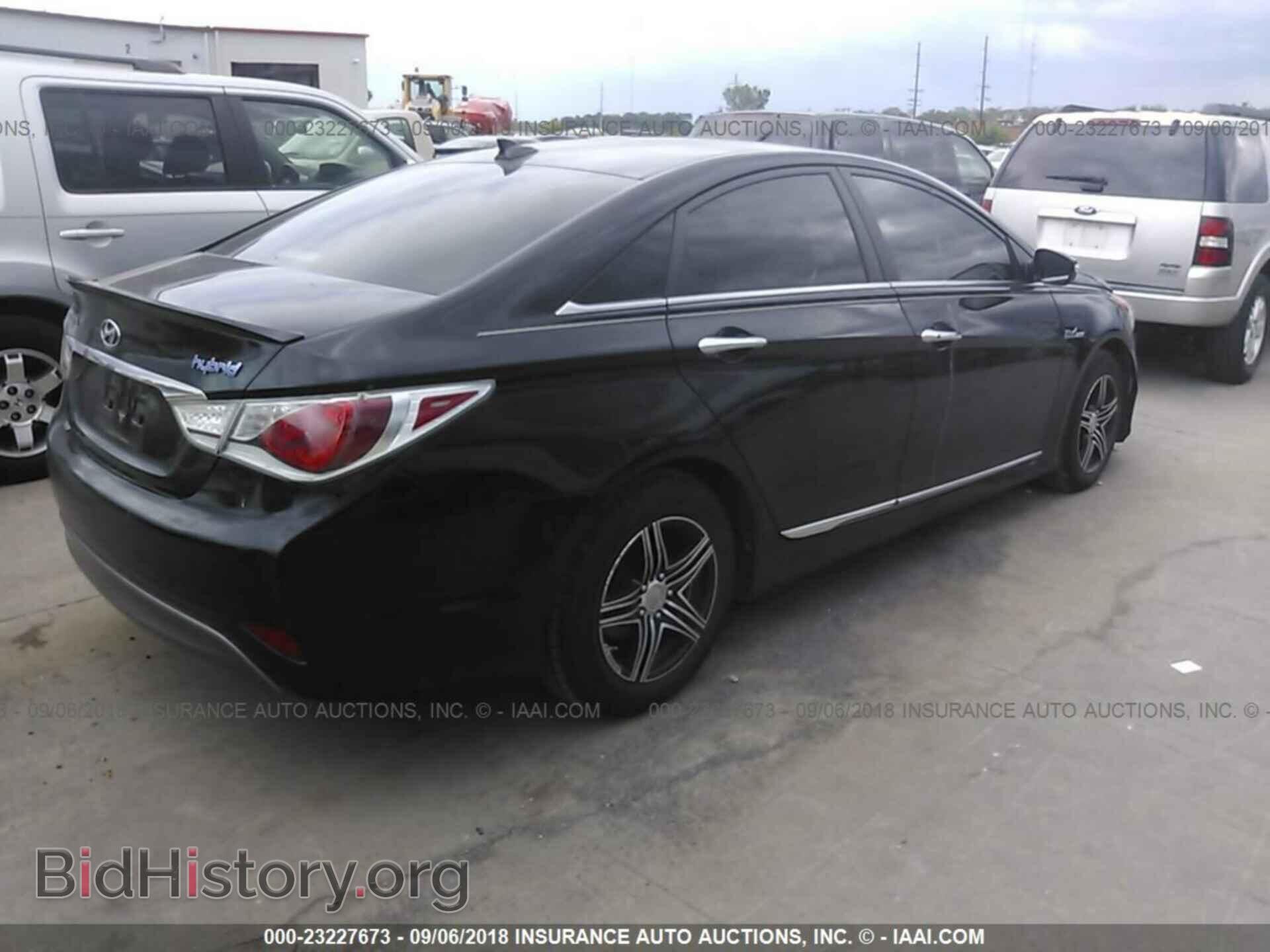 2012 Hyundai Sonata - VIN: KMHEC4A4XCA019512 - Photo 4