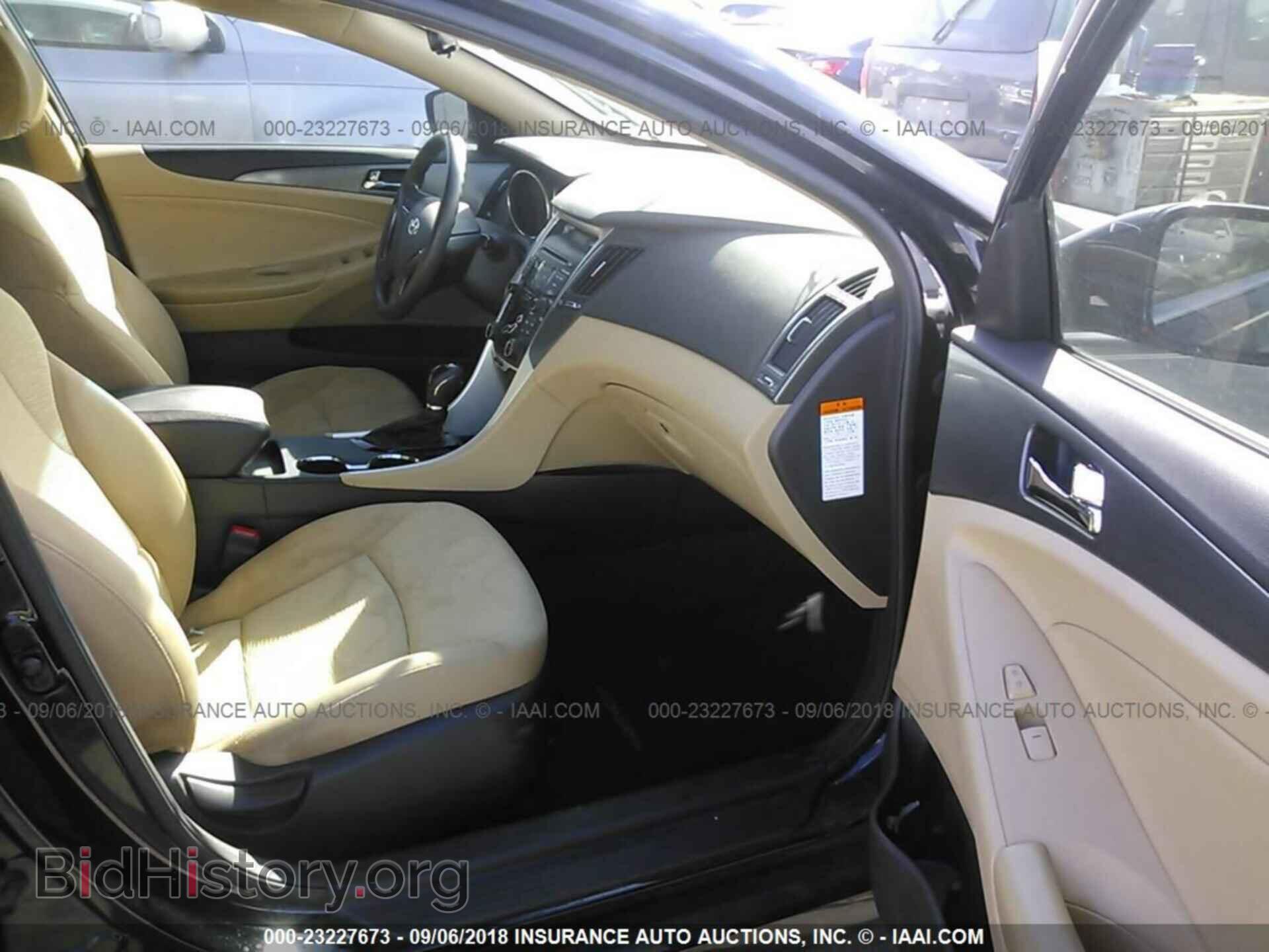 2012 Hyundai Sonata - VIN: KMHEC4A4XCA019512 - Photo 5
