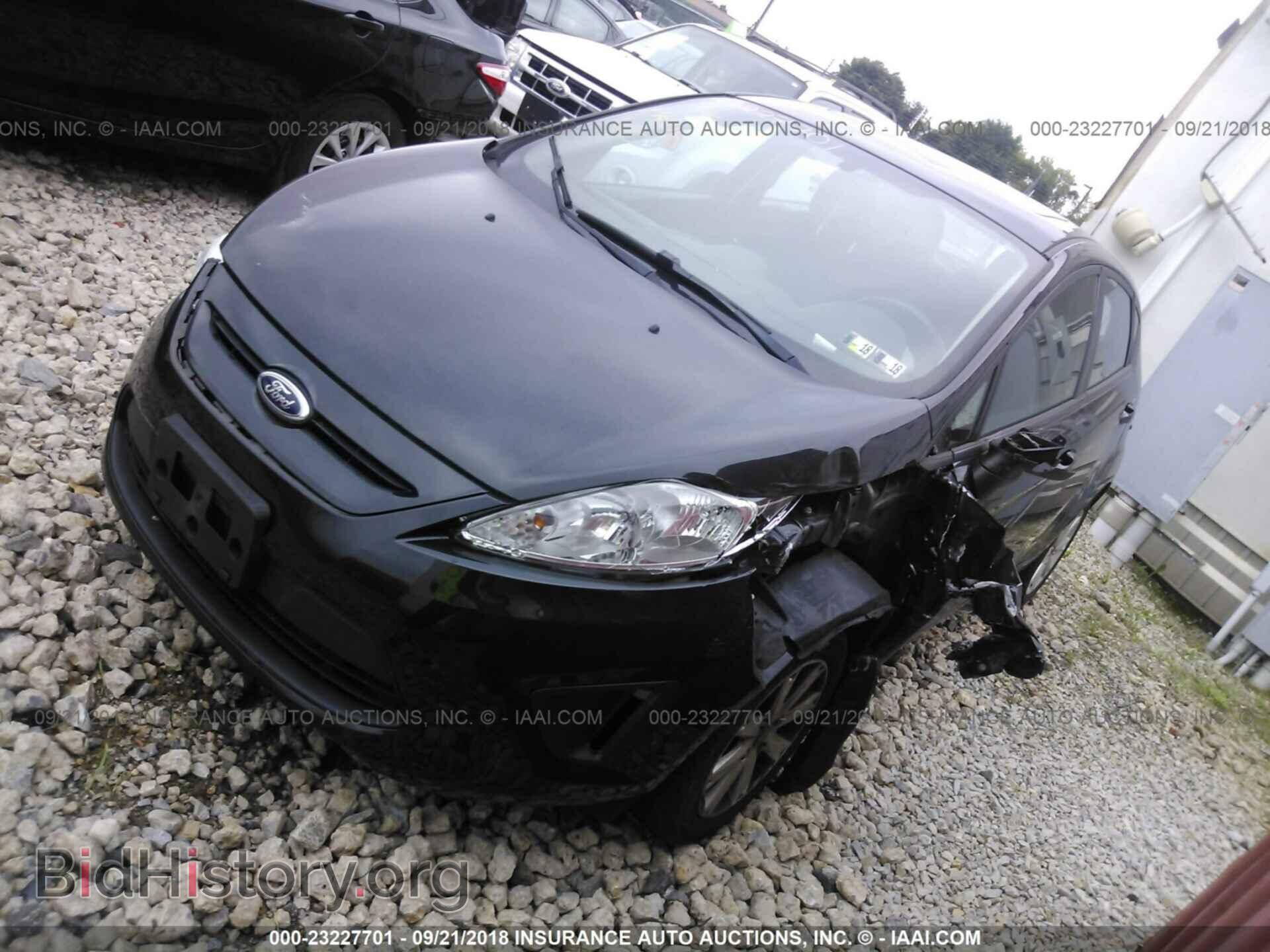 2013 Ford Fiesta - VIN: 3FADP4EJ5DM122724 - Photo 2