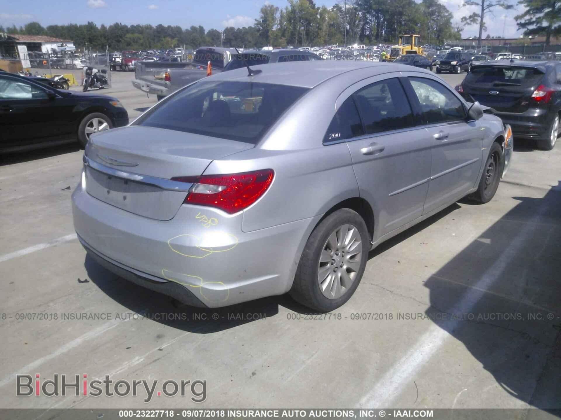 2012 Chrysler 200 - VIN: 1C3CCBAB7CN318046 - Фото 4