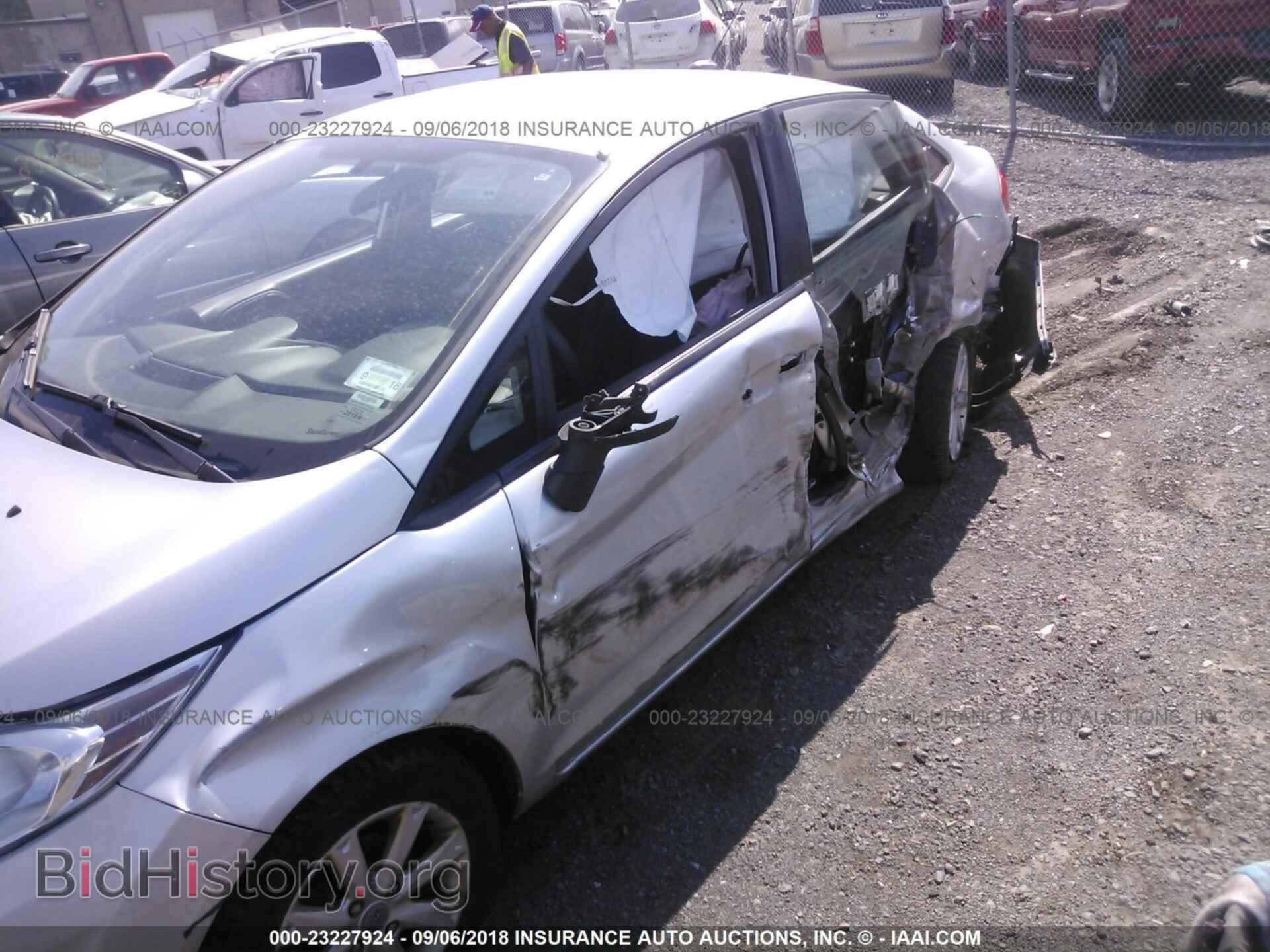 2012 Ford Fiesta - VIN: 3FADP4BJ8CM215224 - Фото 6