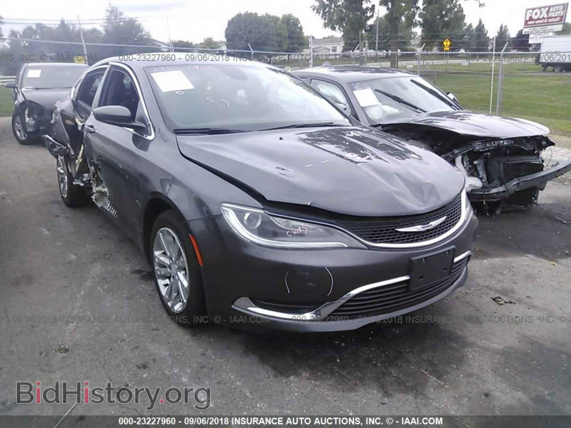 Photo 1C3CCCAB4FN677218 - Chrysler 200 2015