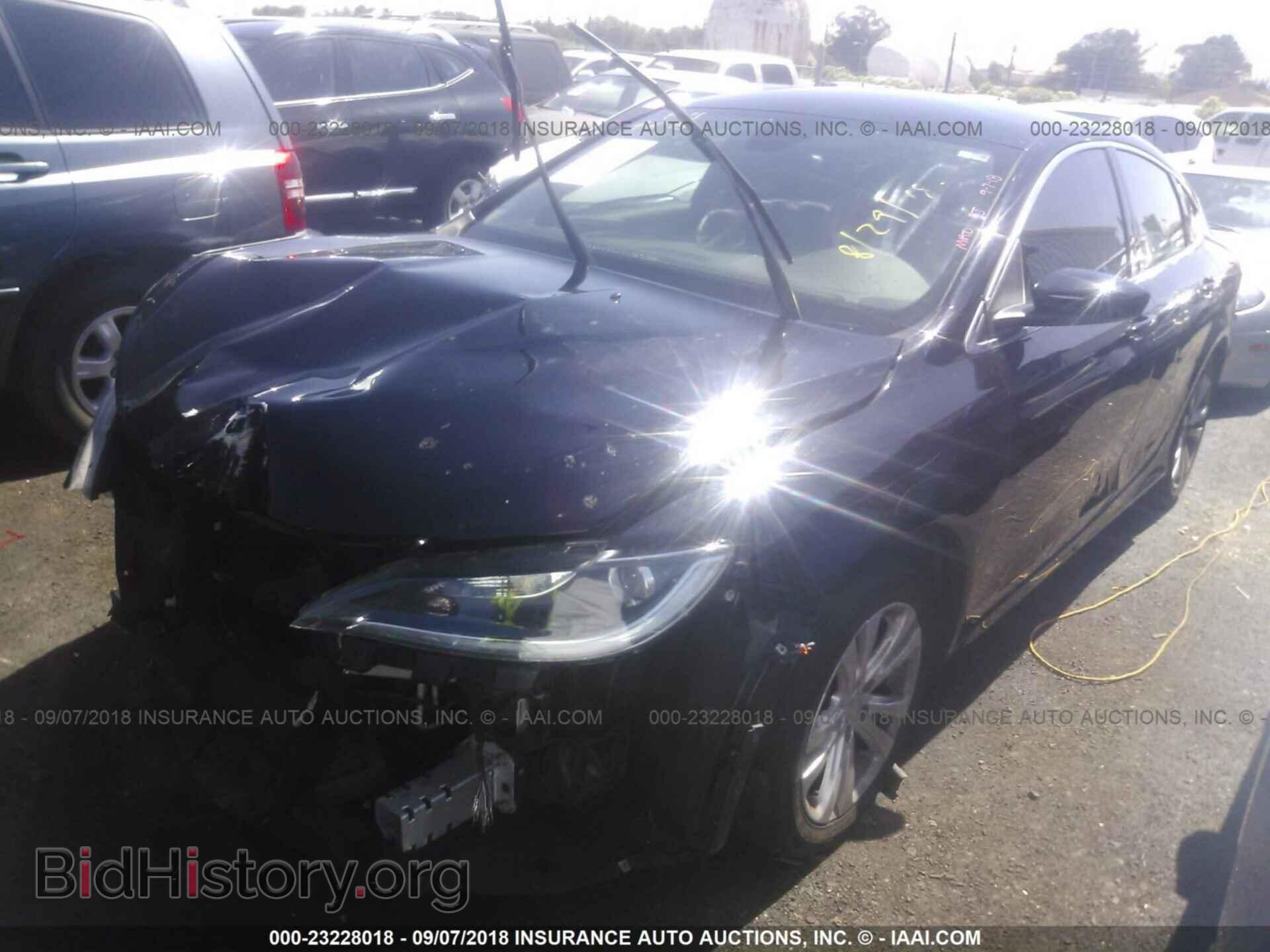 2015 Chrysler 200 - VIN: 1C3CCCABXFN699188 - Фото 2