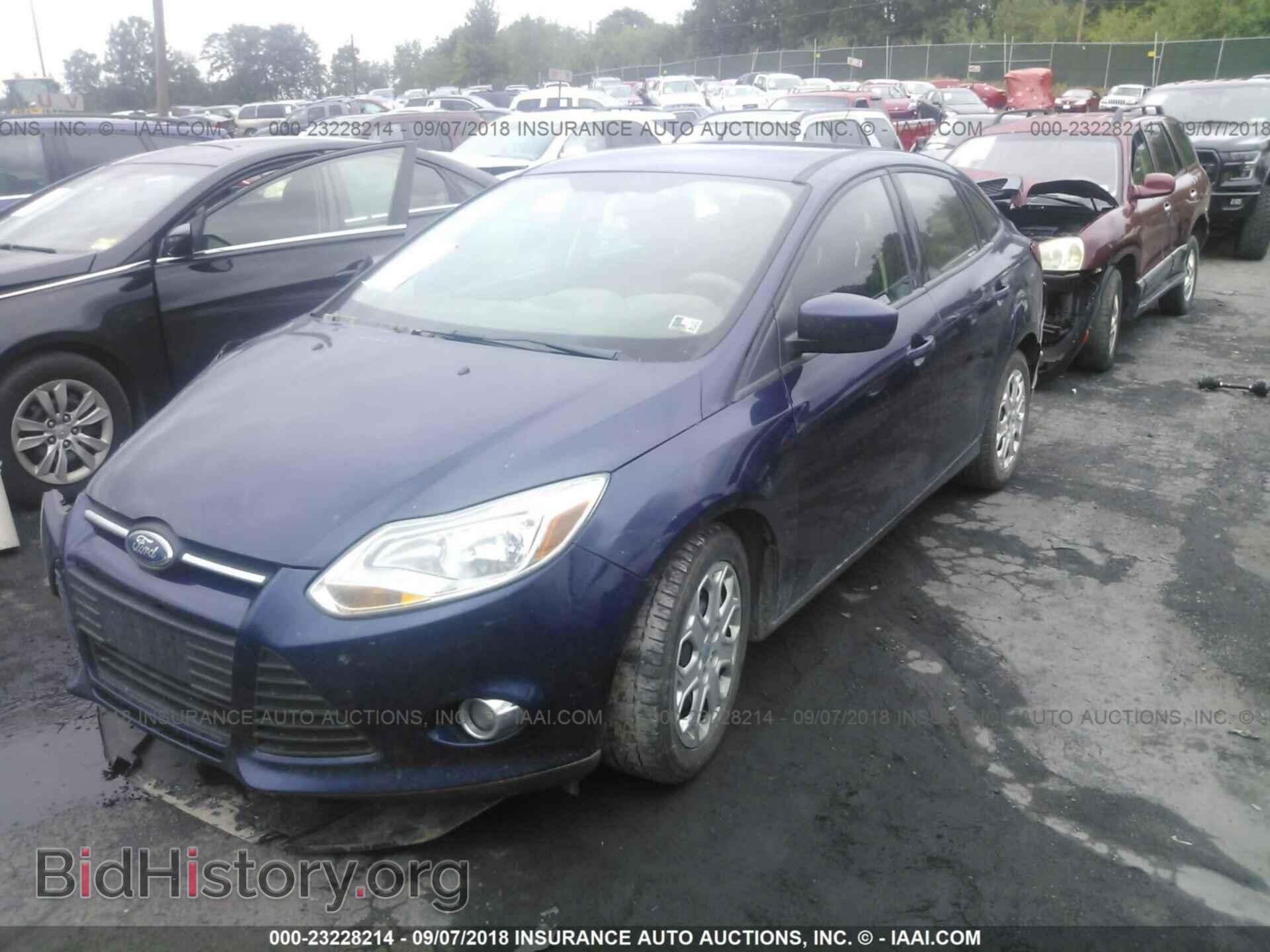 2012 Ford Focus - VIN: 1FAHP3F2XCL163689 - Photo 2