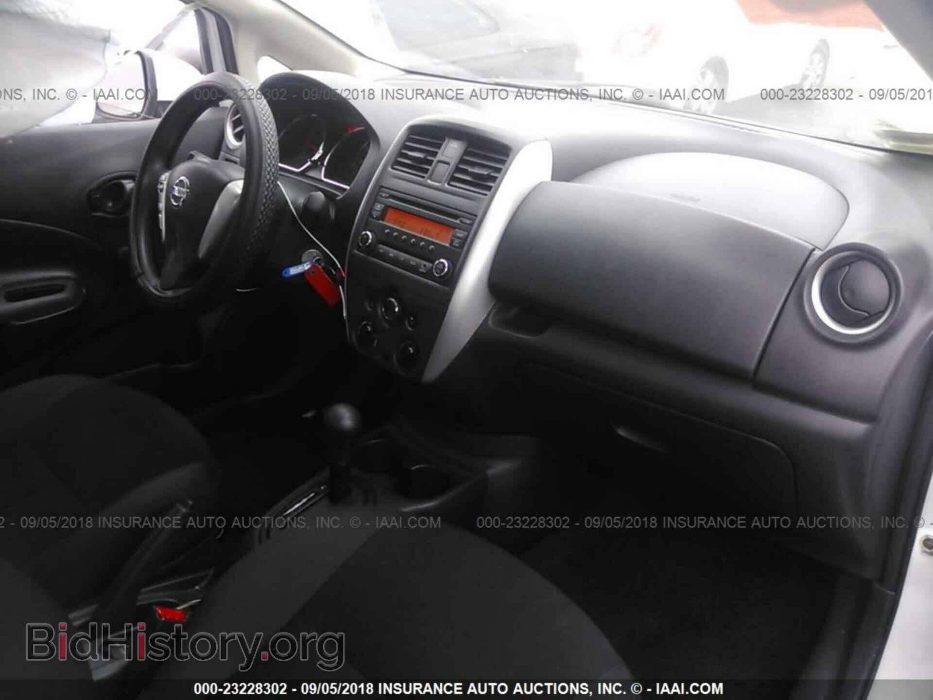 2015 Nissan Versa note - VIN: 3N1CE2CP9FL400236 - Photo 5