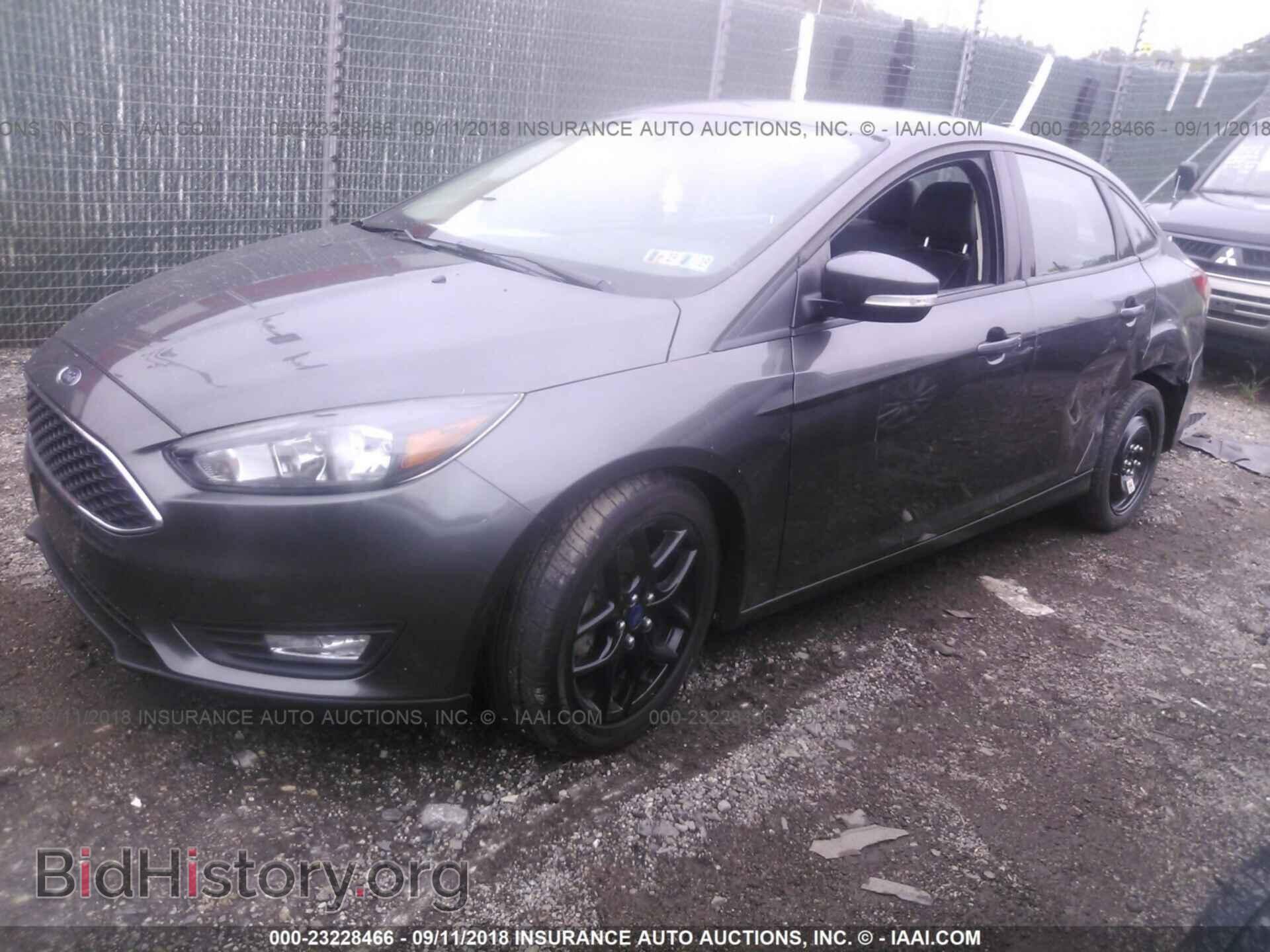 2016 Ford Focus - VIN: 1FADP3F21GL219071 - Photo 2