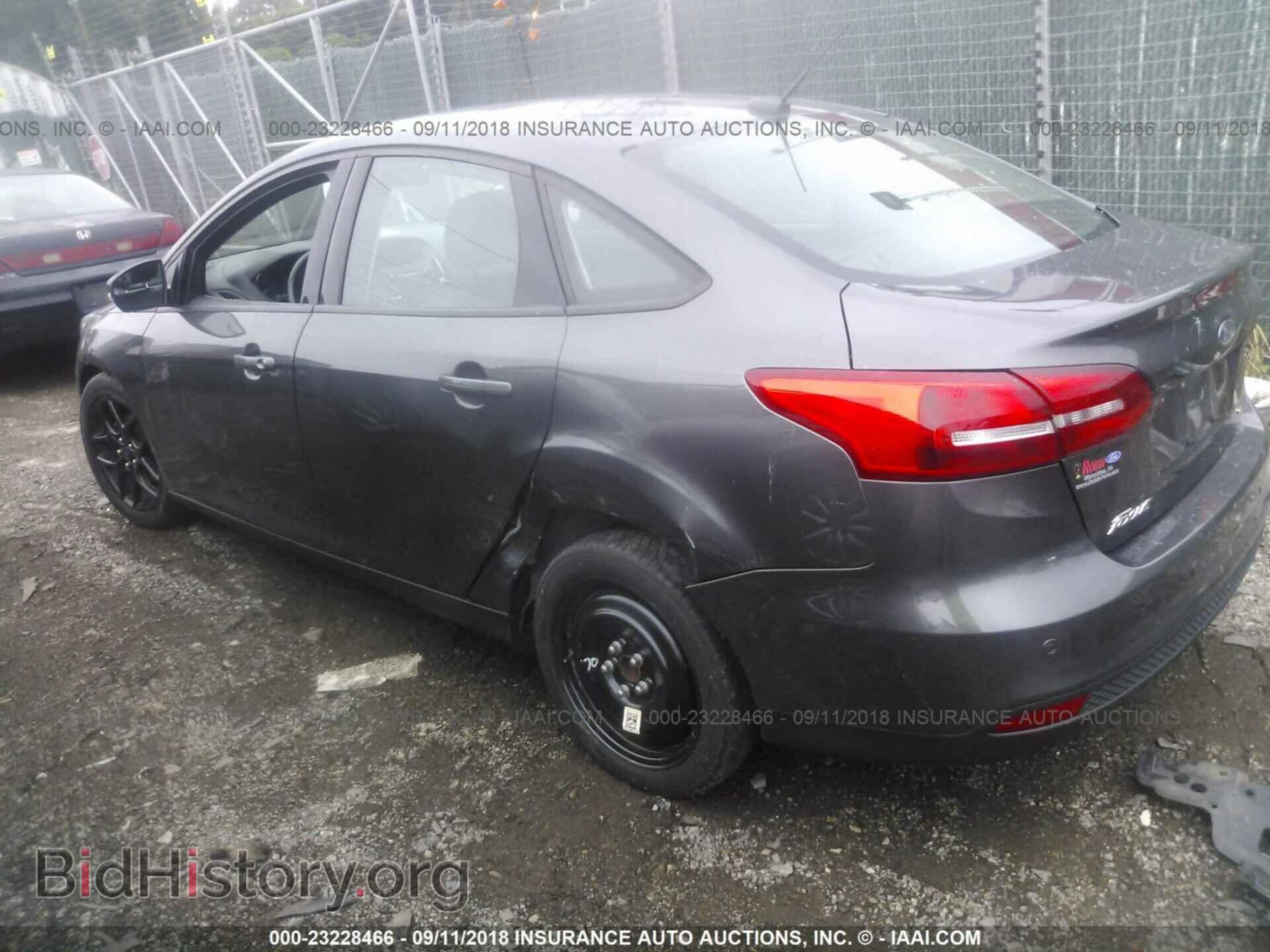 2016 Ford Focus - VIN: 1FADP3F21GL219071 - Photo 3