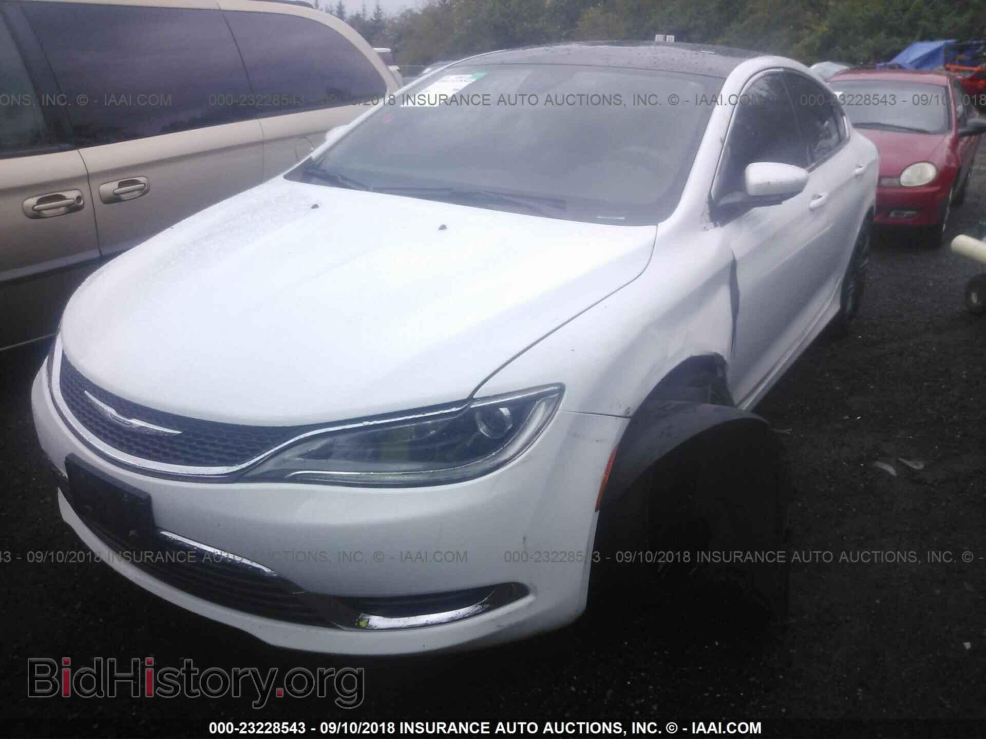 2015 Chrysler 200 - VIN: 1C3CCCAB4FN642114 - Photo 2