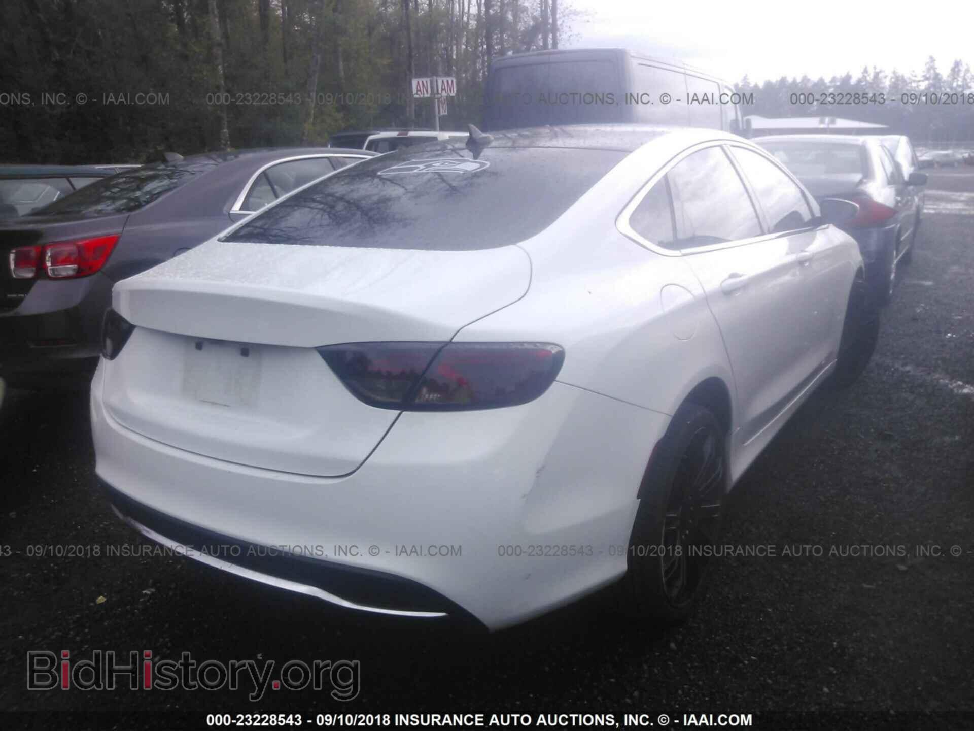 2015 Chrysler 200 - VIN: 1C3CCCAB4FN642114 - Photo 4