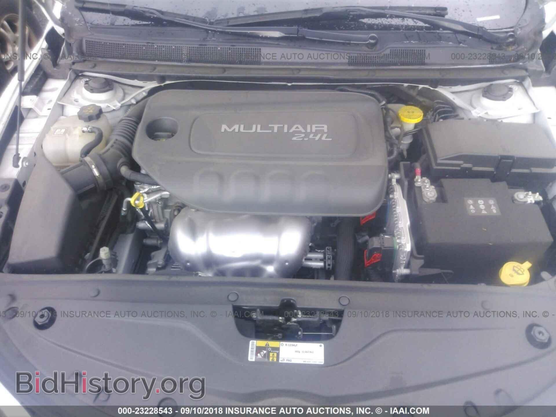 2015 Chrysler 200 - VIN: 1C3CCCAB4FN642114 - Photo 10