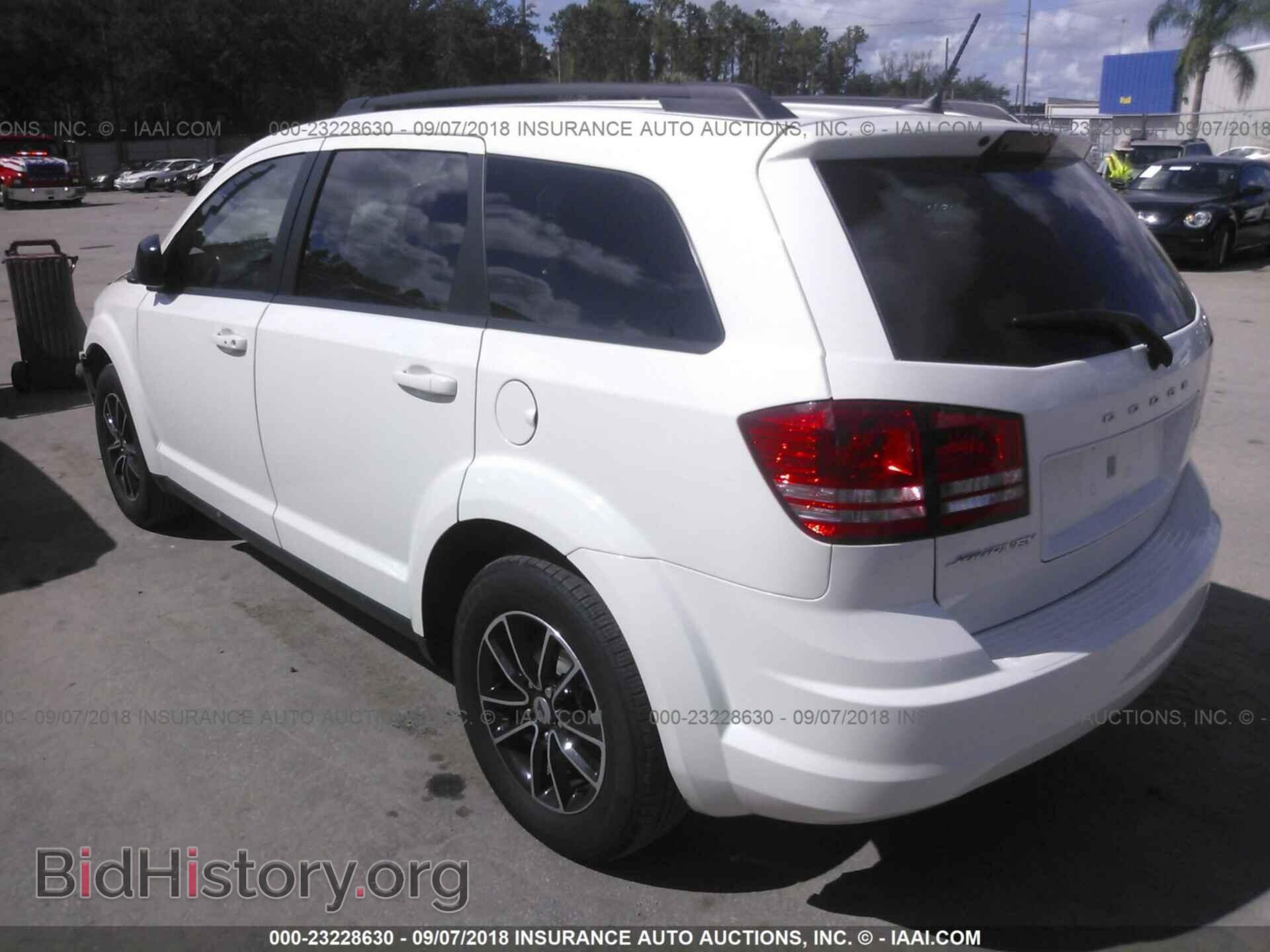 2018 Dodge Journey - VIN: 3C4PDCAB2JT229367 - Photo 3