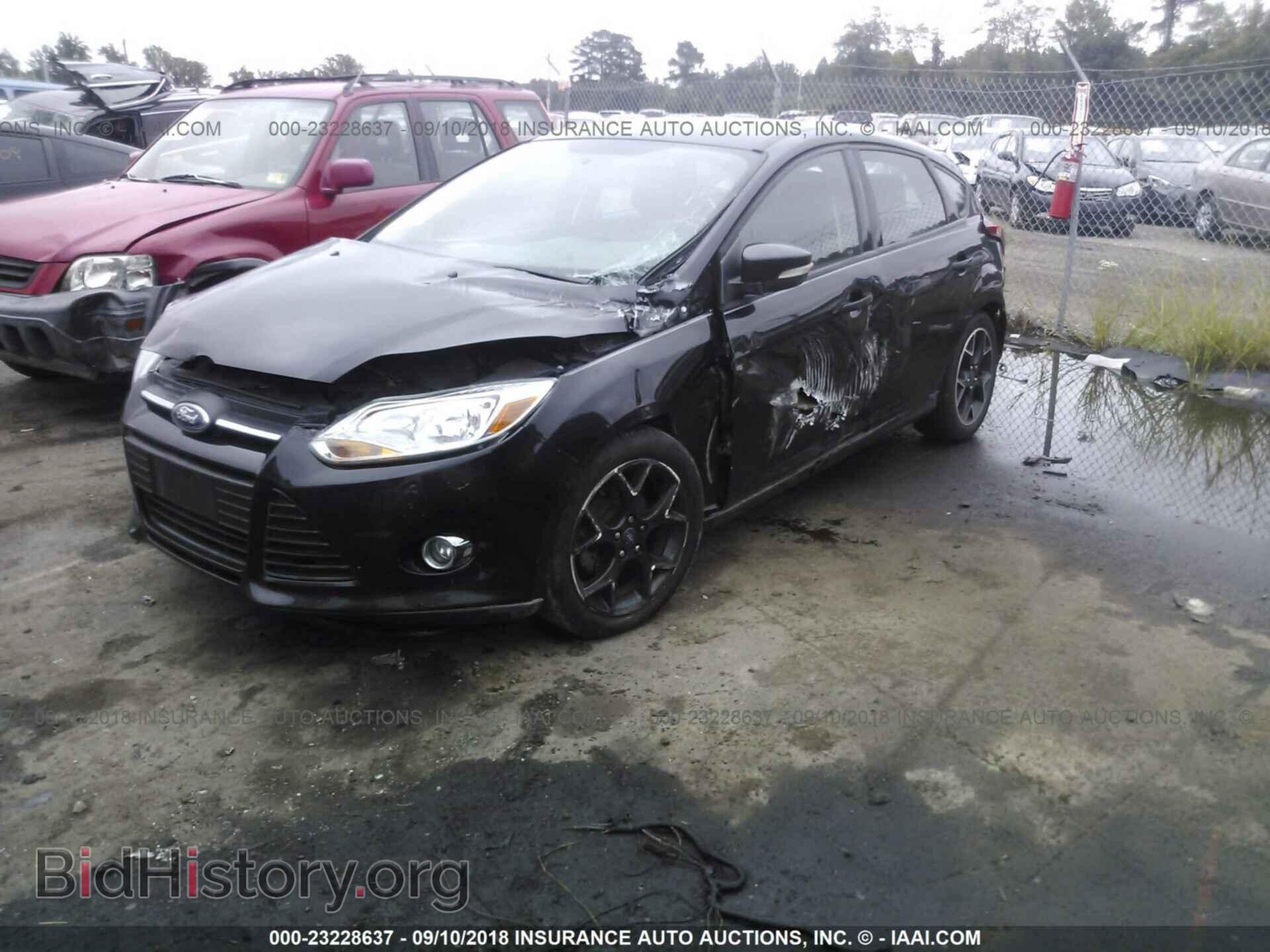 2013 Ford Focus - VIN: 1FADP3K22DL129882 - Photo 2