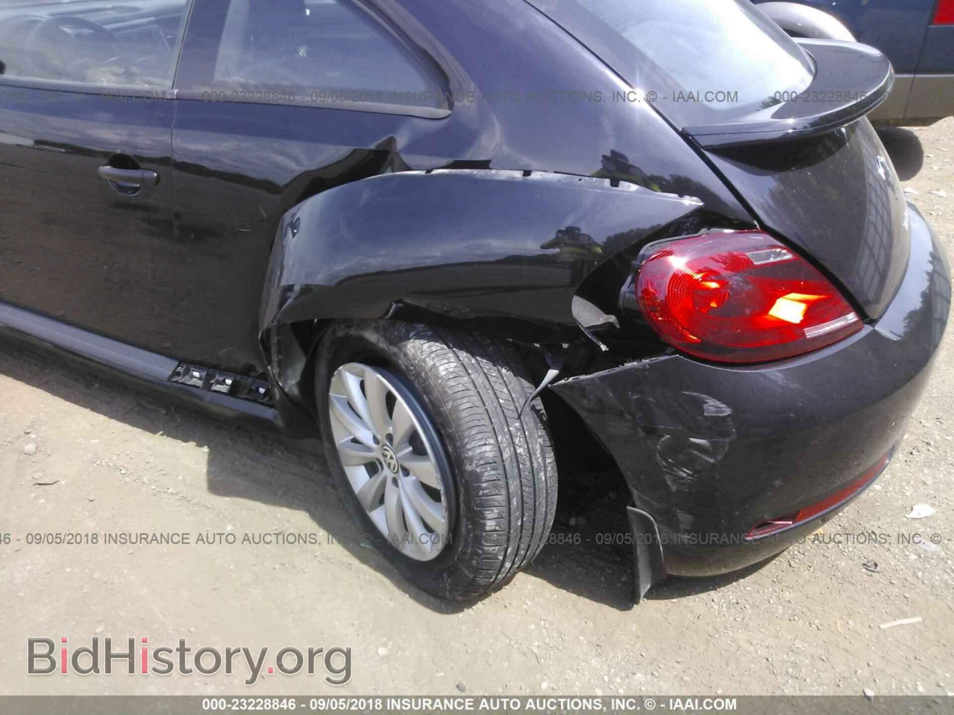2017 Volkswagen Beetle - VIN: 3VWF17AT5HM602729 - Фото 6