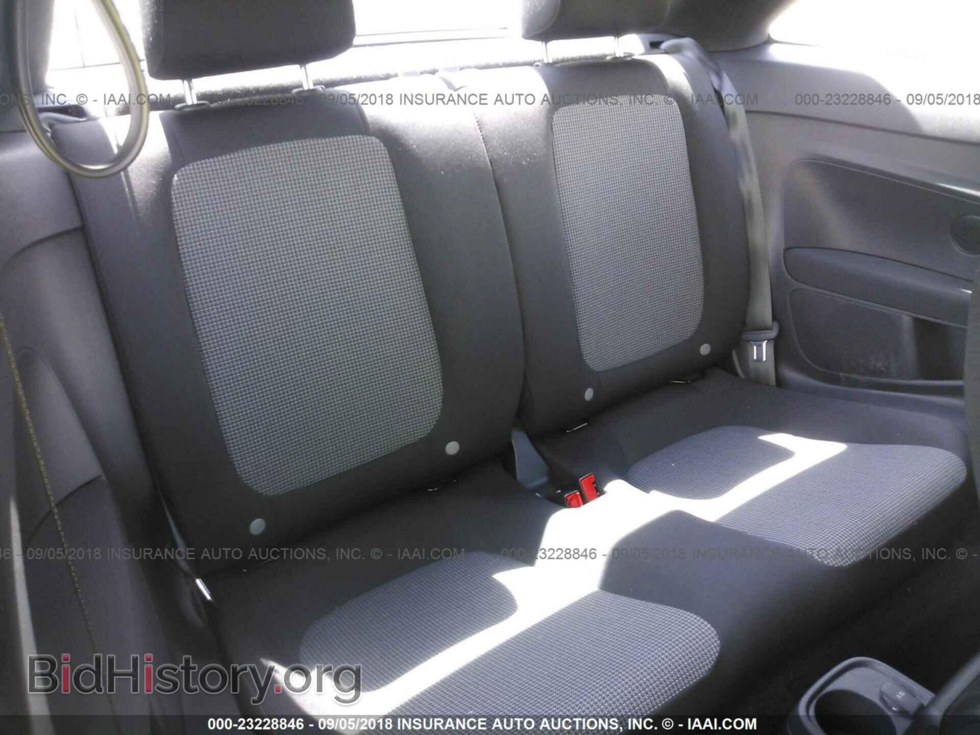 2017 Volkswagen Beetle - VIN: 3VWF17AT5HM602729 - Фото 8