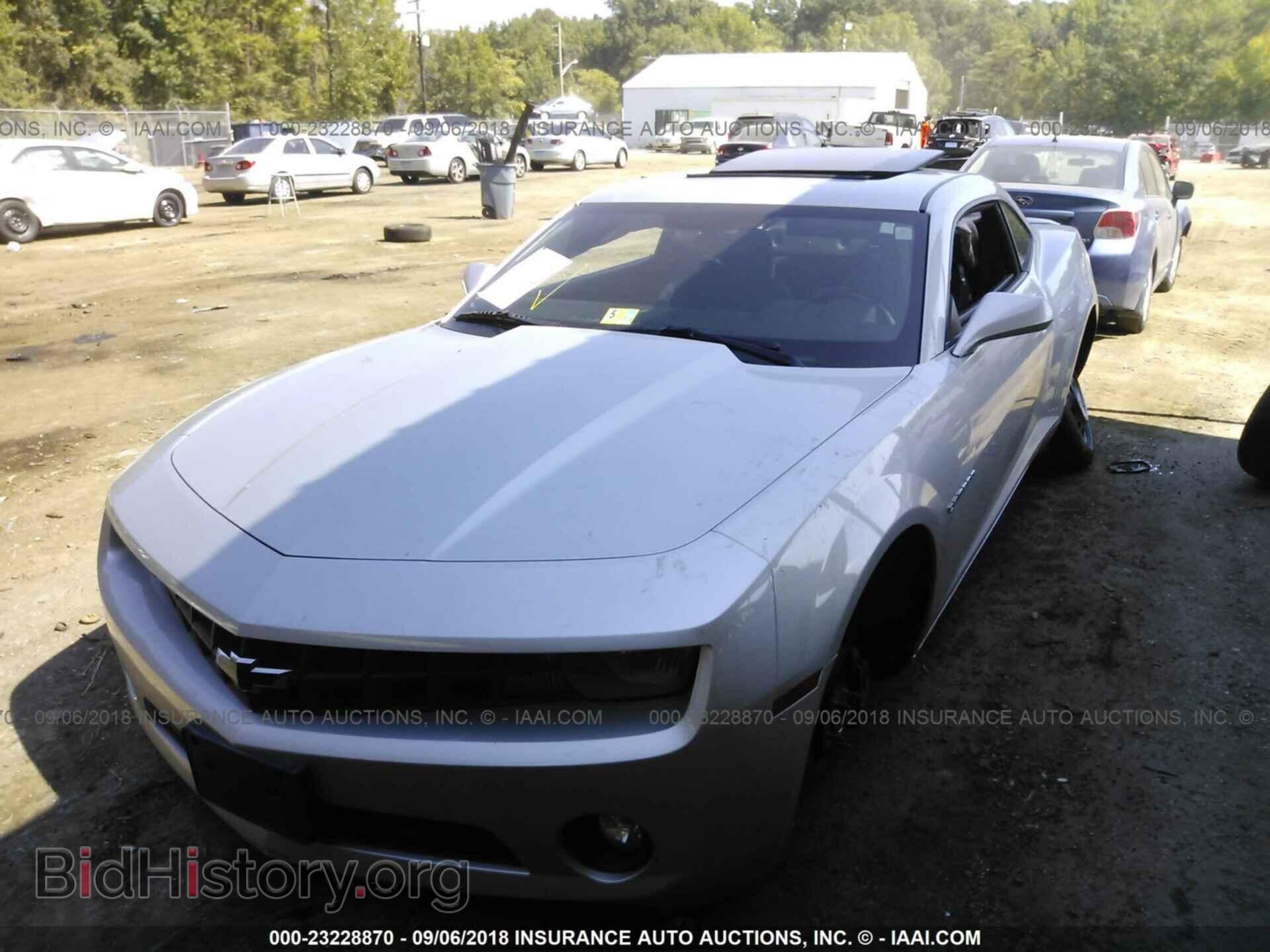 2012 Chevrolet Camaro - VIN: 2G1FB1E3XC9123093 - Фото 2