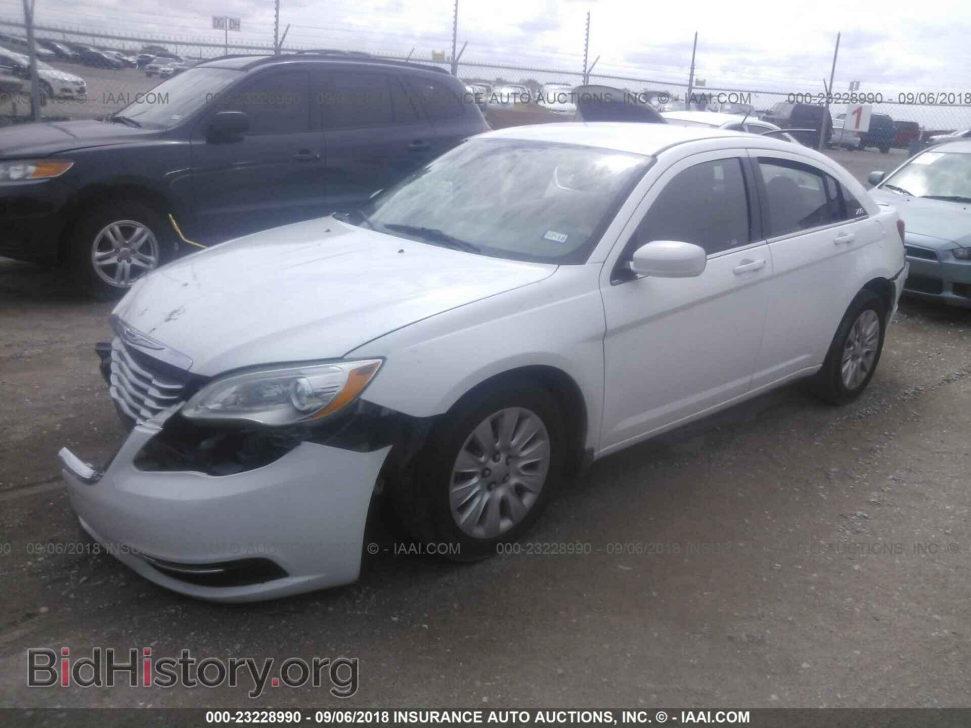 2013 Chrysler 200 - VIN: 1C3CCBAG1DN603998 - Photo 2