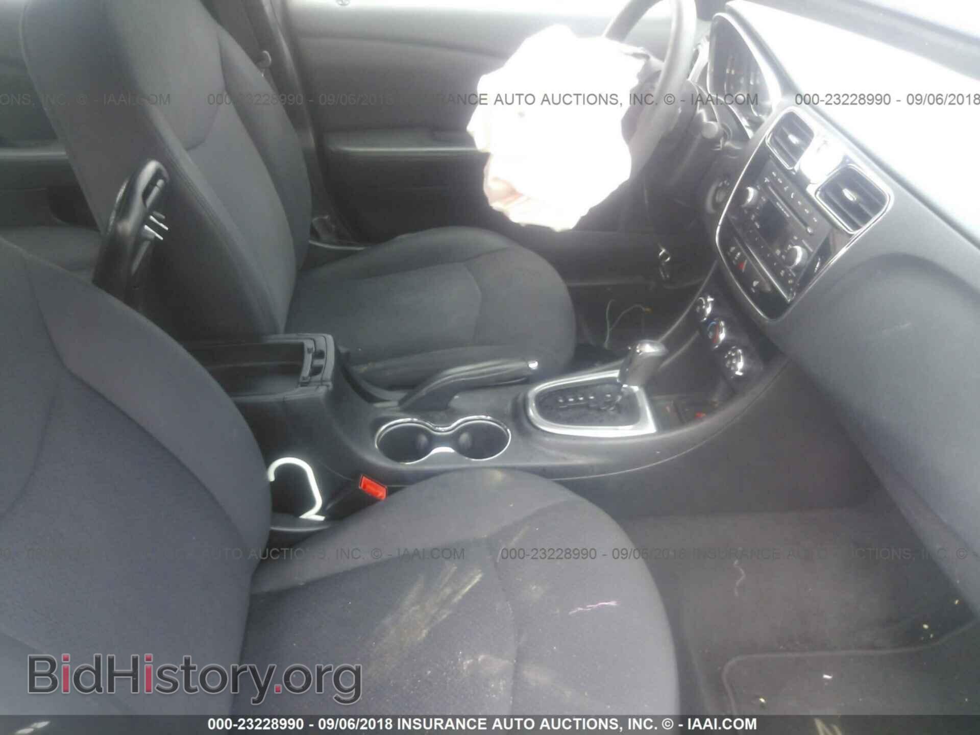 2013 Chrysler 200 - VIN: 1C3CCBAG1DN603998 - Photo 5