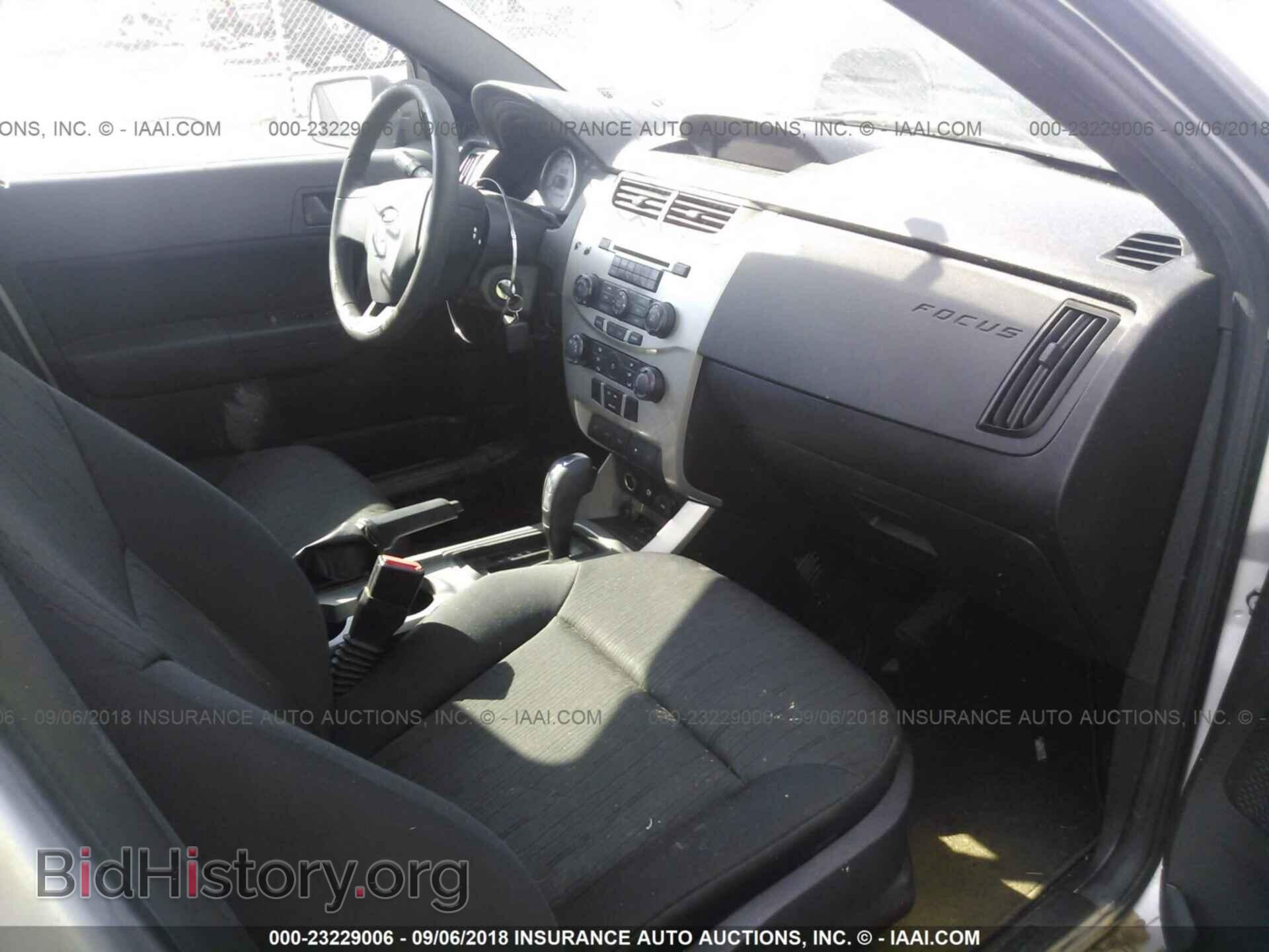 2011 Ford Focus - VIN: 1FAHP3FN0BW120602 - Фото 5