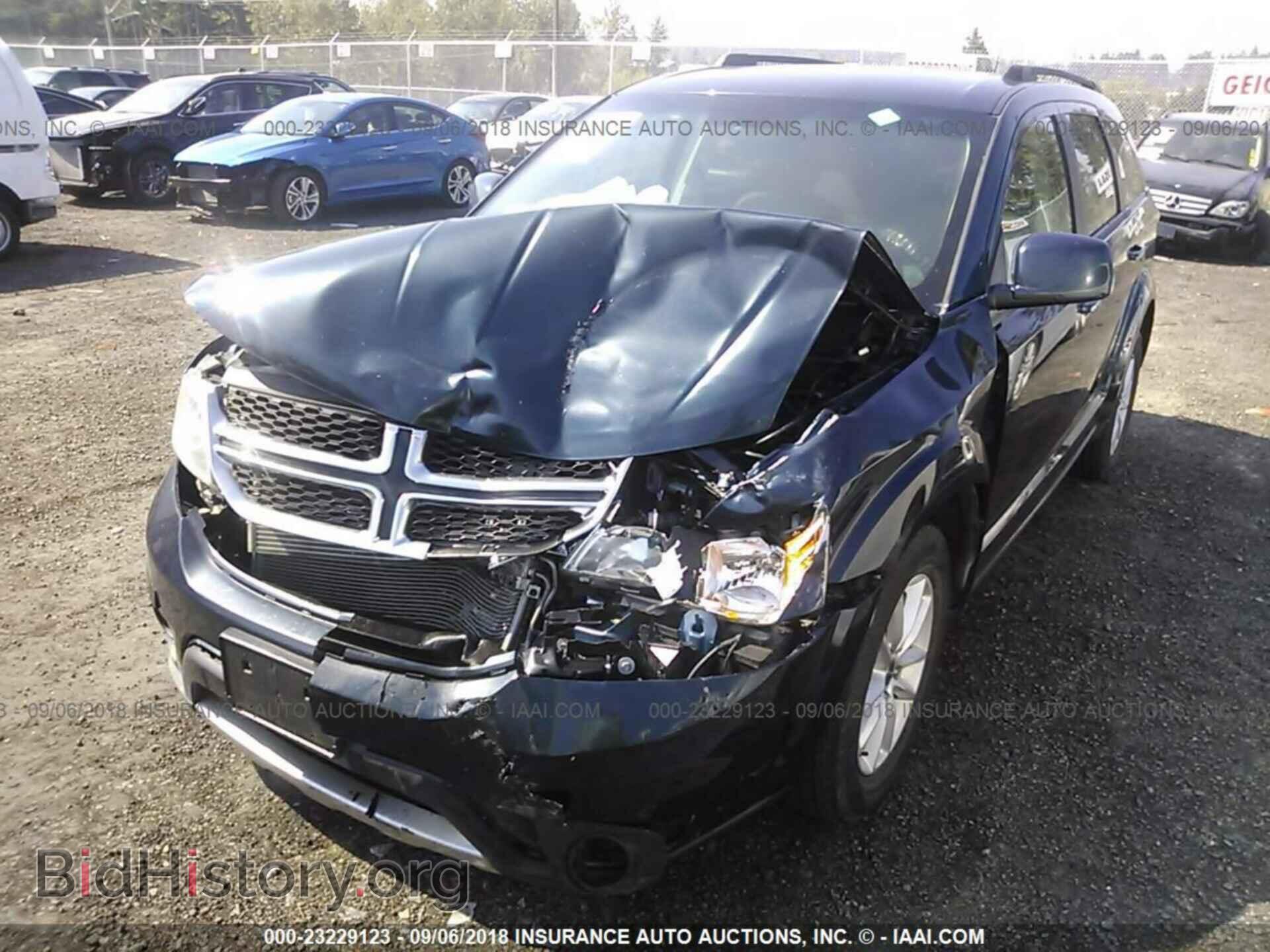 2013 Dodge Journey - VIN: 3C4PDDBG0DT565863 - Фото 2