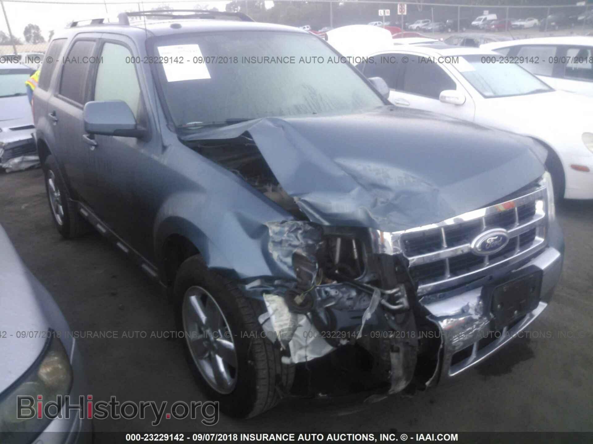 Photo 1FMCU0EG5BKA87159 - Ford Escape 2011