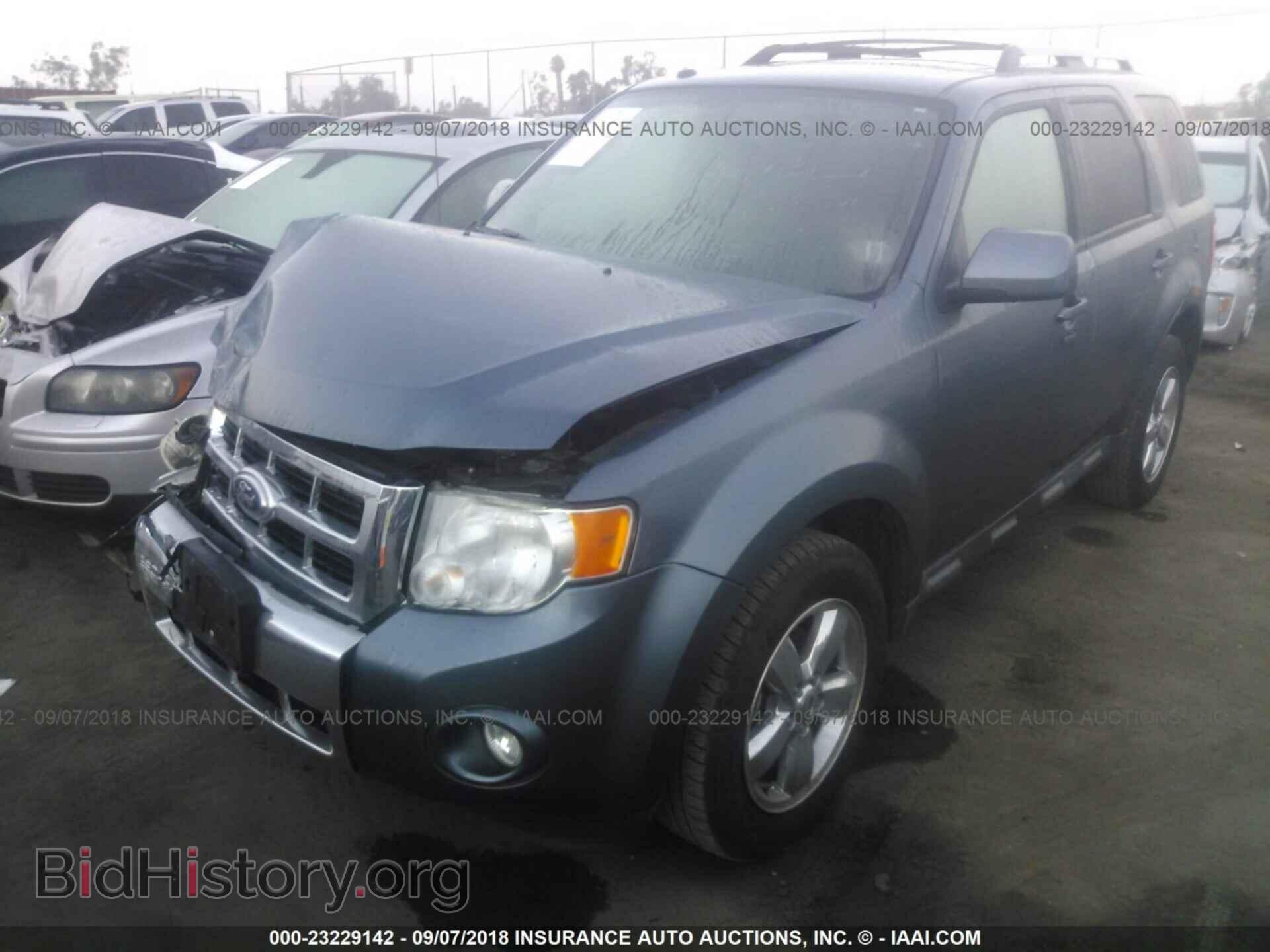 2011 Ford Escape - VIN: 1FMCU0EG5BKA87159 - Photo 2