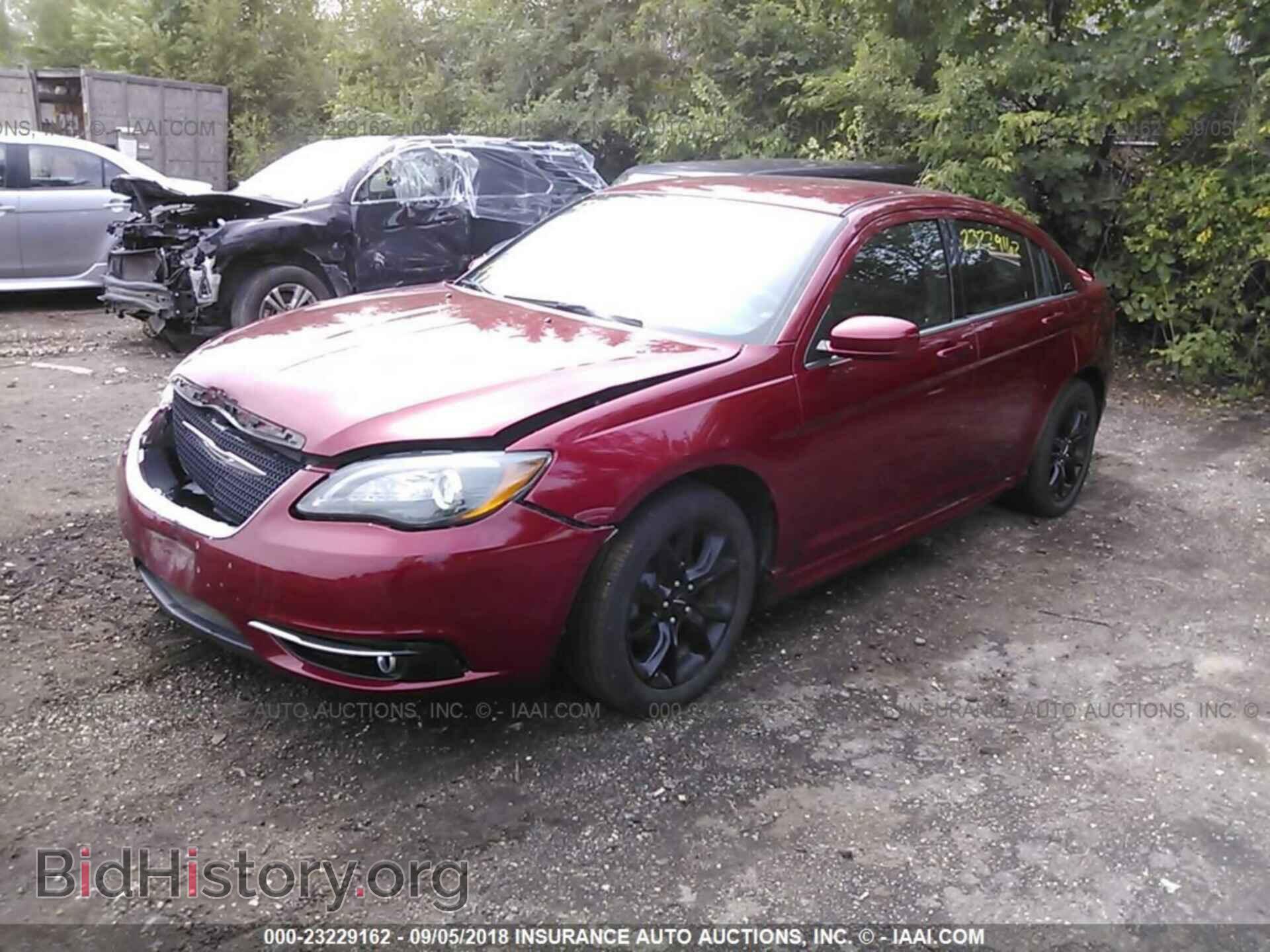 2014 Chrysler 200 - VIN: 1C3CCBBGXEN192858 - Фото 2
