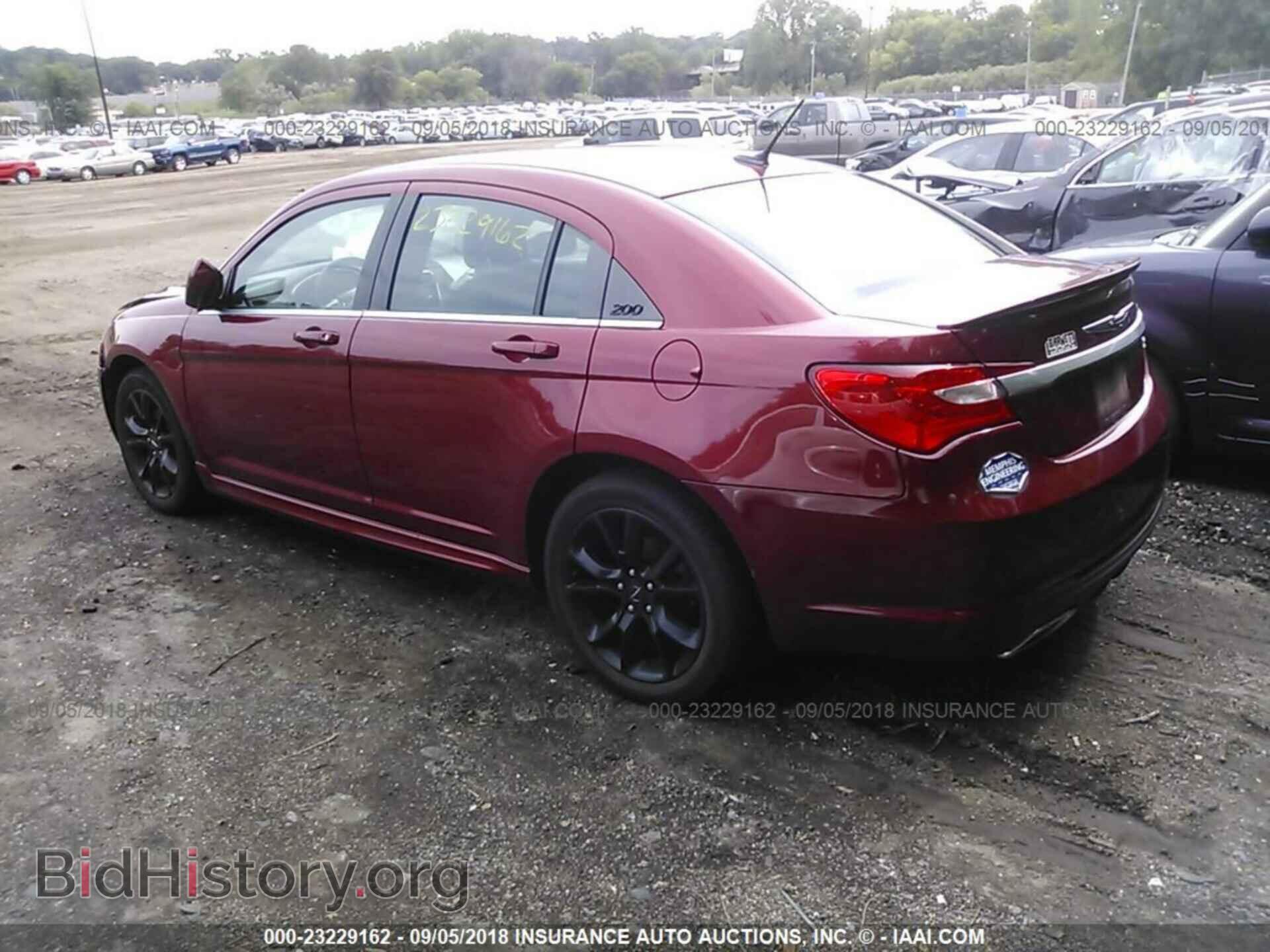 2014 Chrysler 200 - VIN: 1C3CCBBGXEN192858 - Фото 3