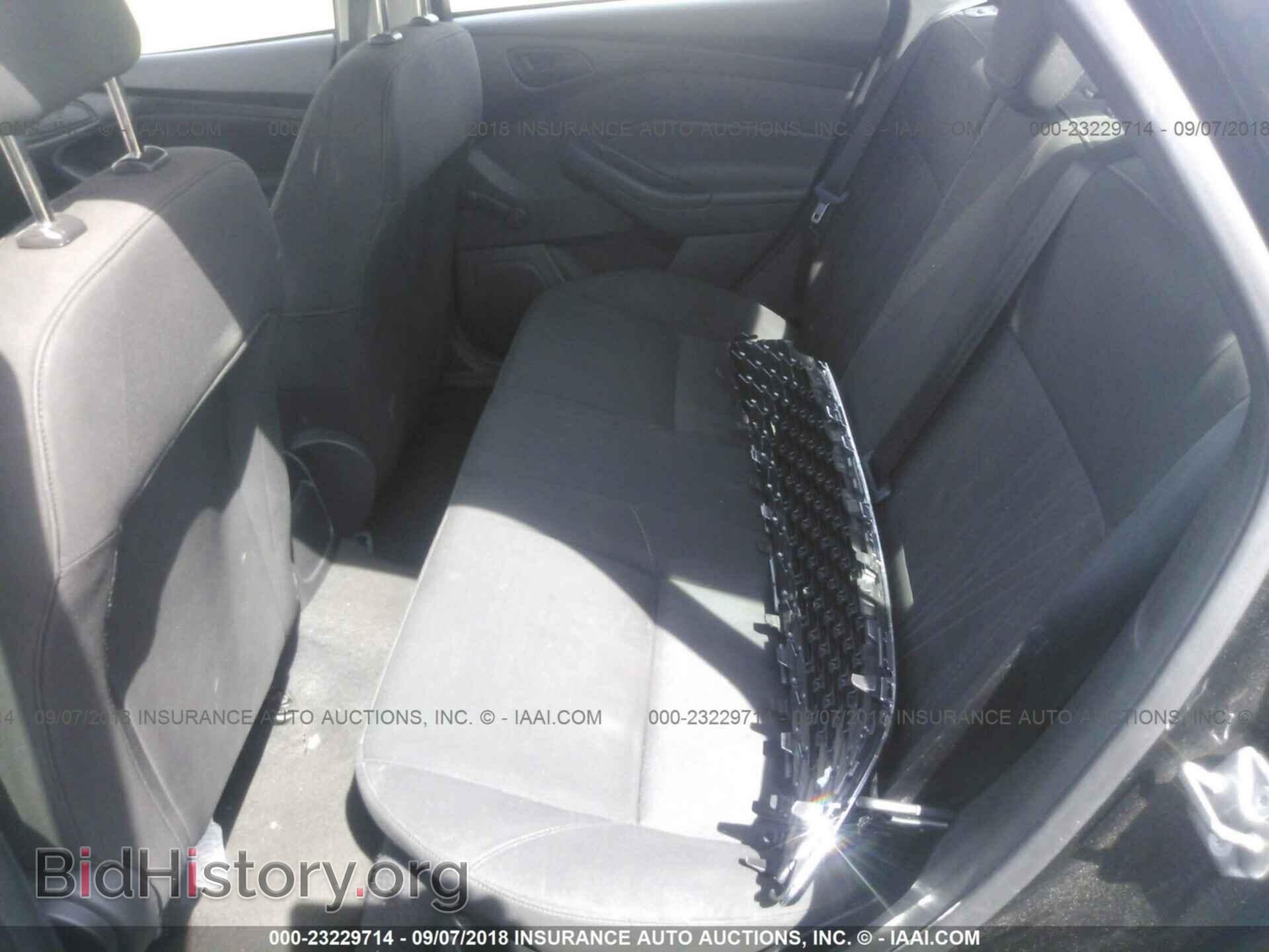 2015 Ford Focus - VIN: 1FADP3E2XFL383029 - Photo 8