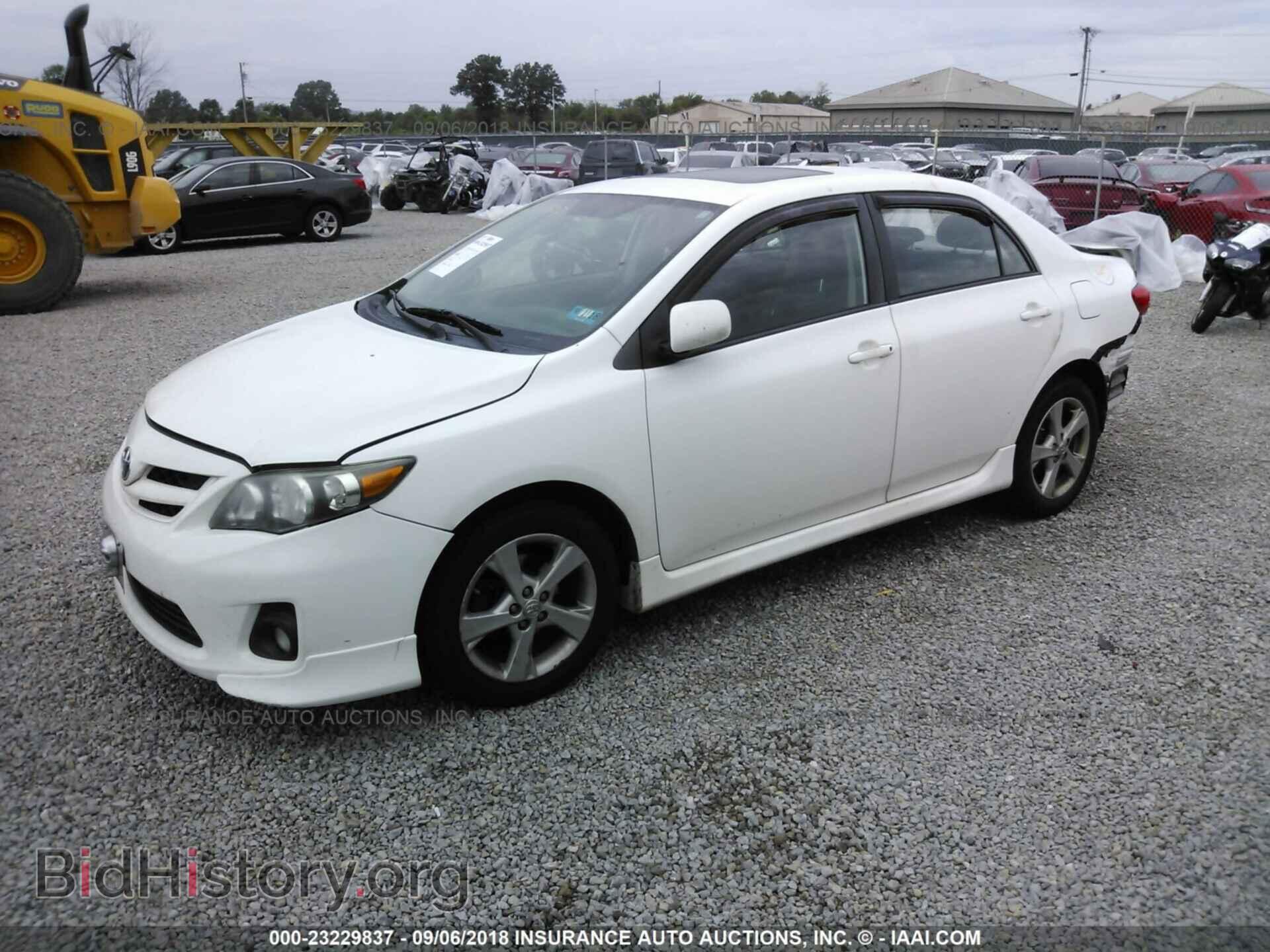 2011 Toyota Corolla - VIN: 2T1BU4EE7BC560311 - Фото 2