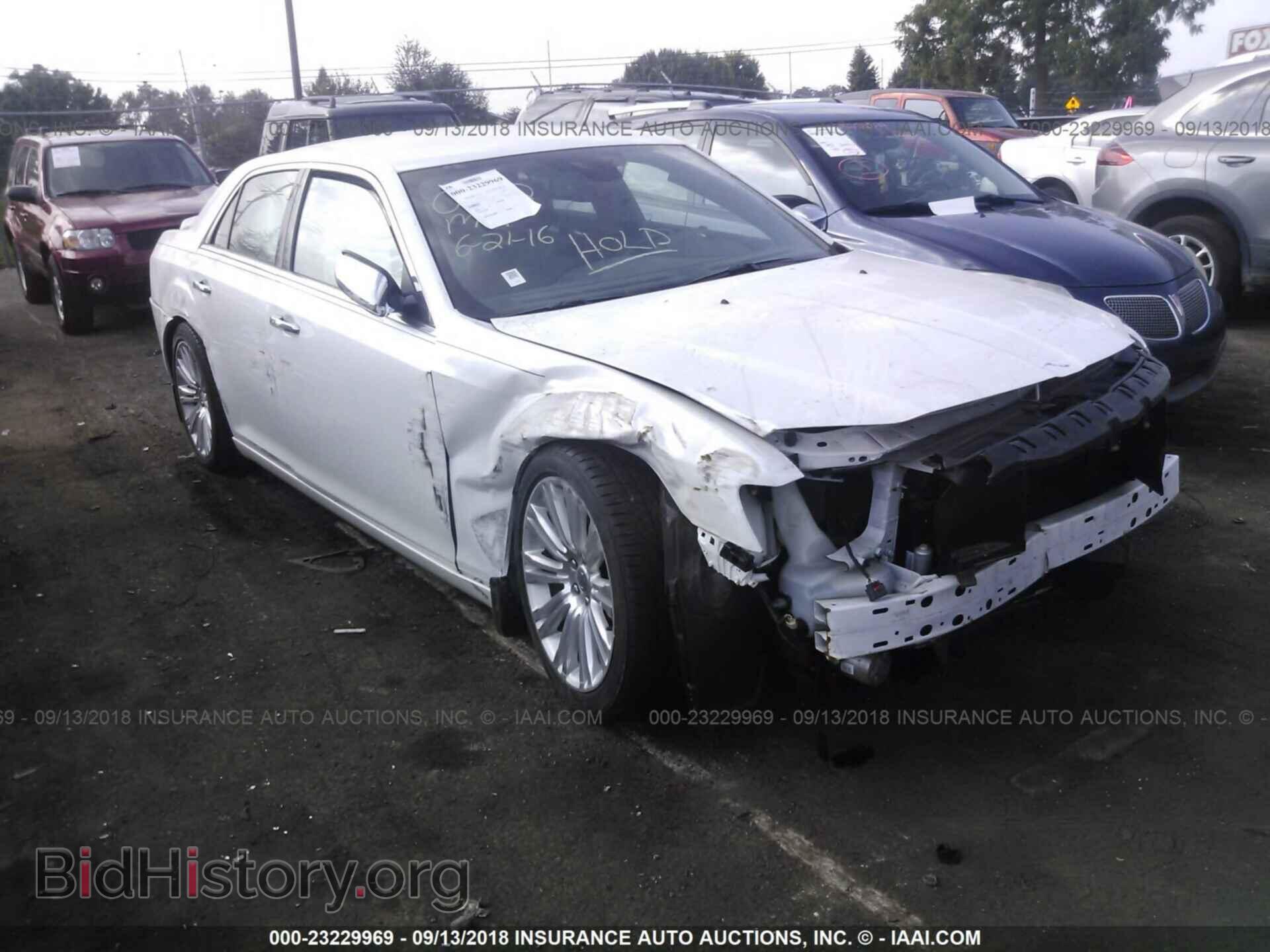 Фотография 2C3CCAET0CH160882 - Chrysler 300c 2012