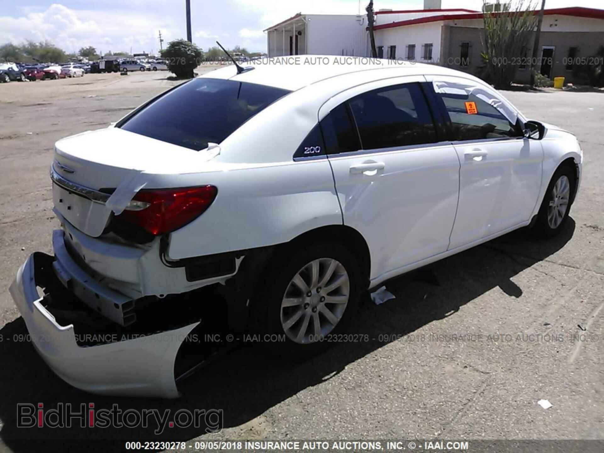 2014 Chrysler 200 - VIN: 1C3CCBBB6EN179867 - Photo 4