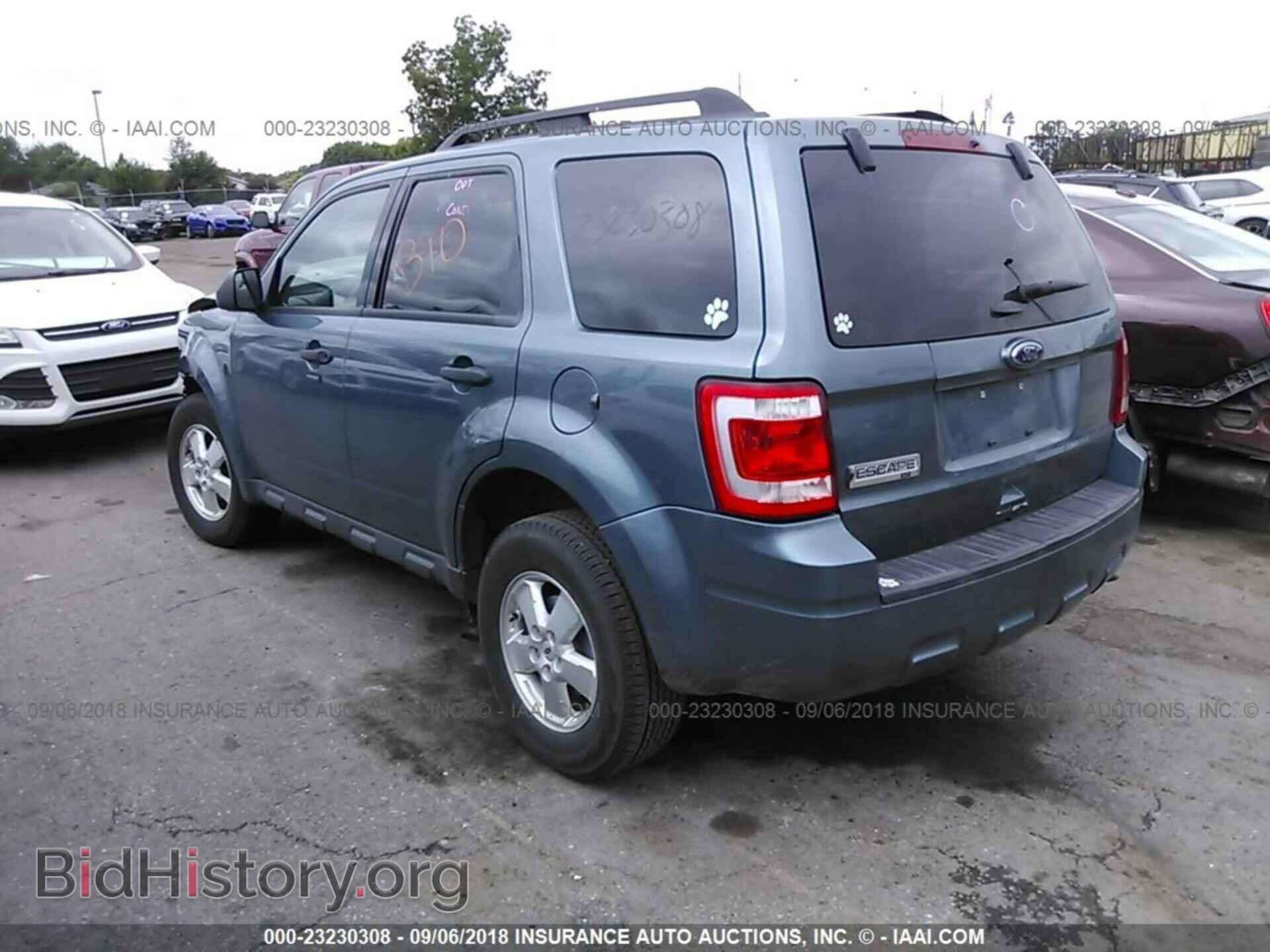 2011 Ford Escape - VIN: 1FMCU0D73BKB83423 - Photo 3