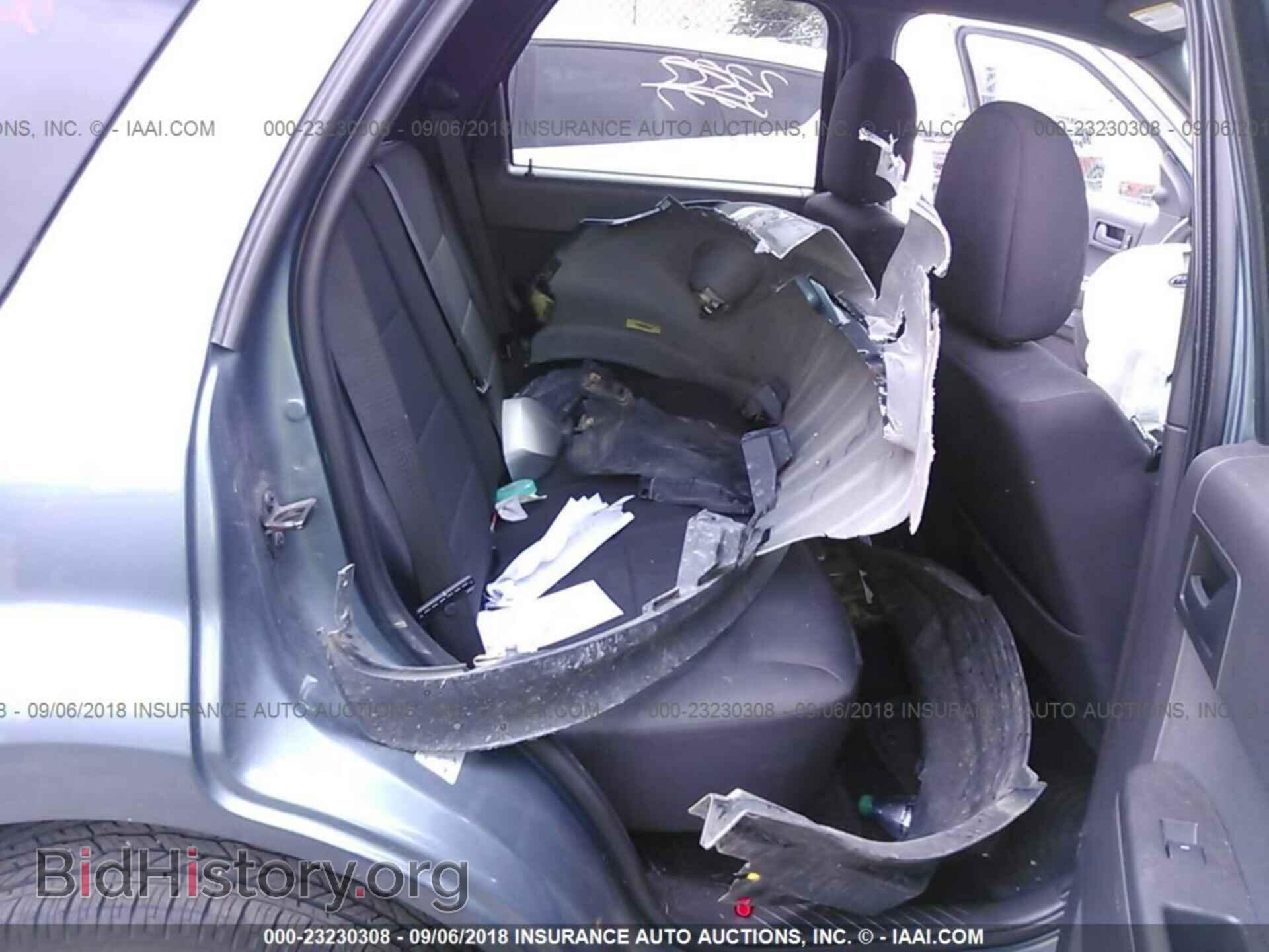 2011 Ford Escape - VIN: 1FMCU0D73BKB83423 - Photo 8