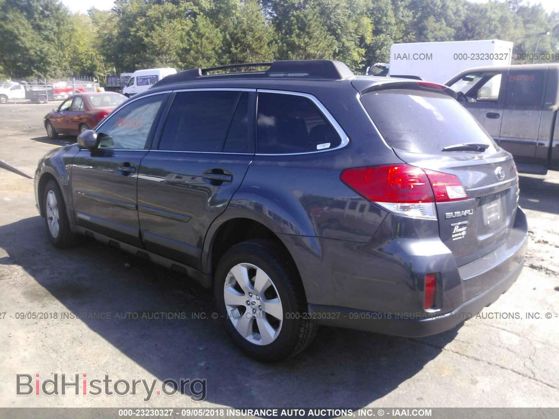 2011 Subaru Outback - VIN: 4S4BRBKC0B3429394 - Фото 3