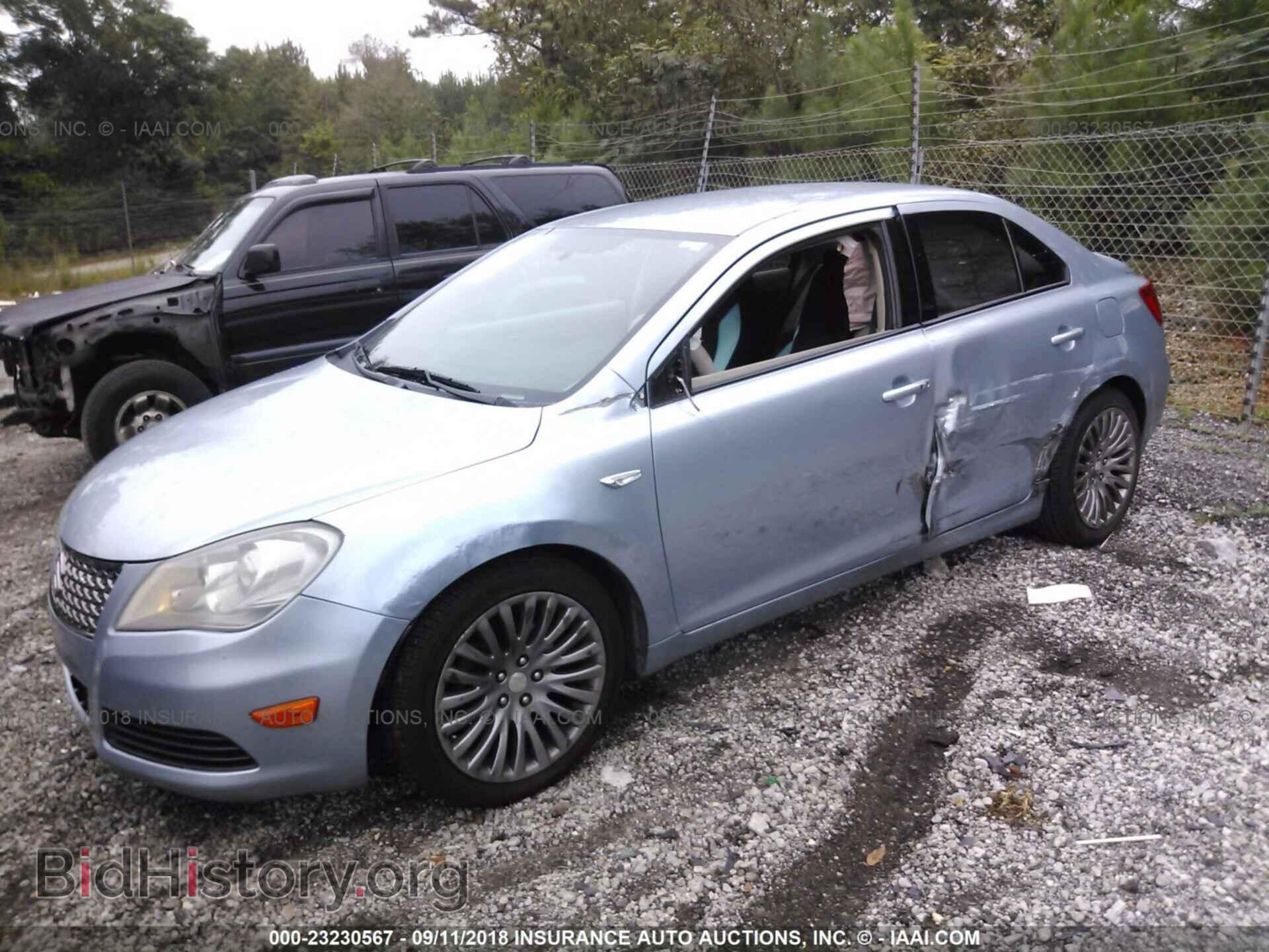 2012 Suzuki Kizashi - VIN: JS2RE9A30C6101200 - Фото 2