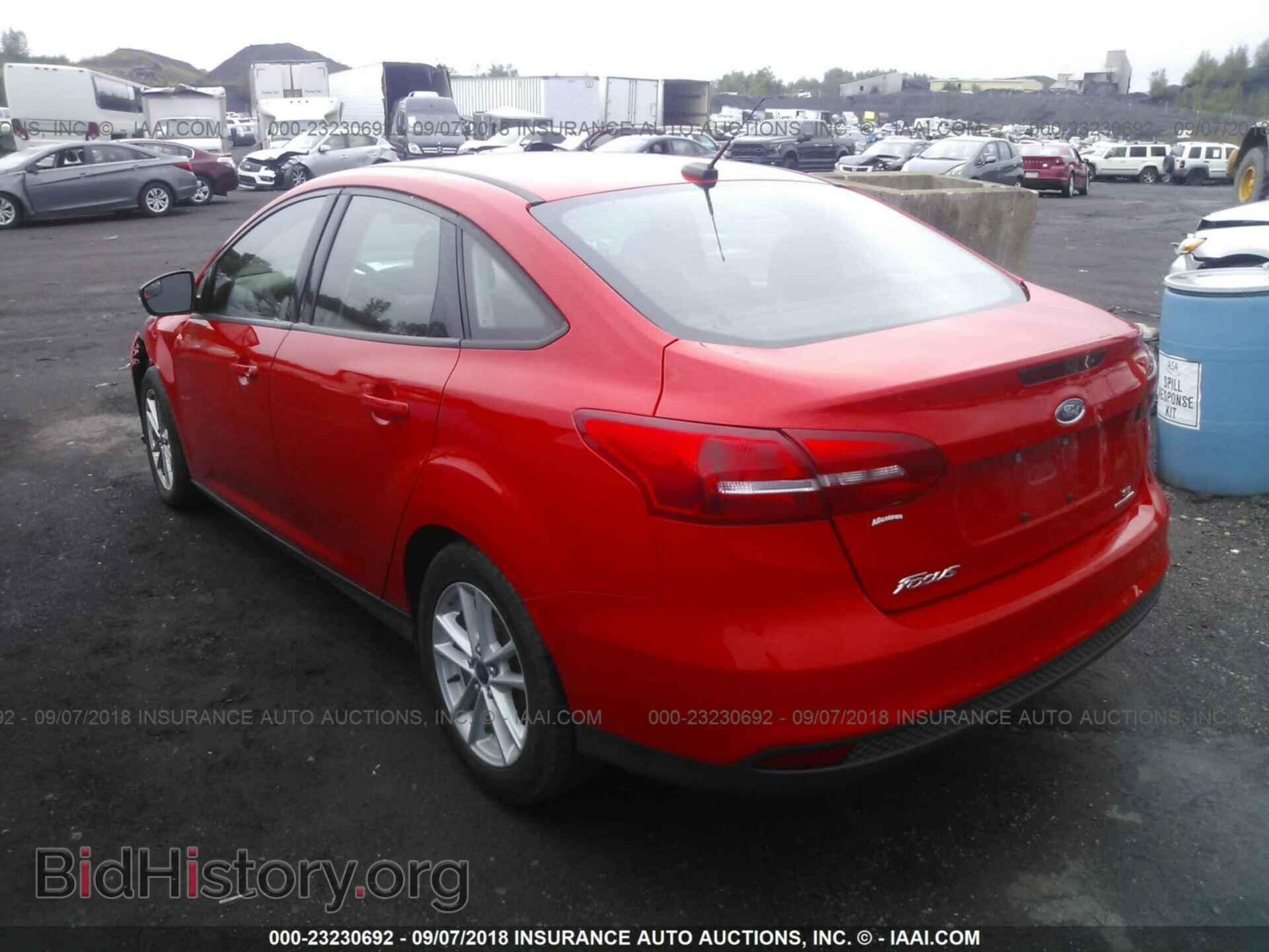 2015 Ford Focus - VIN: 1FADP3F21FL276207 - Photo 3