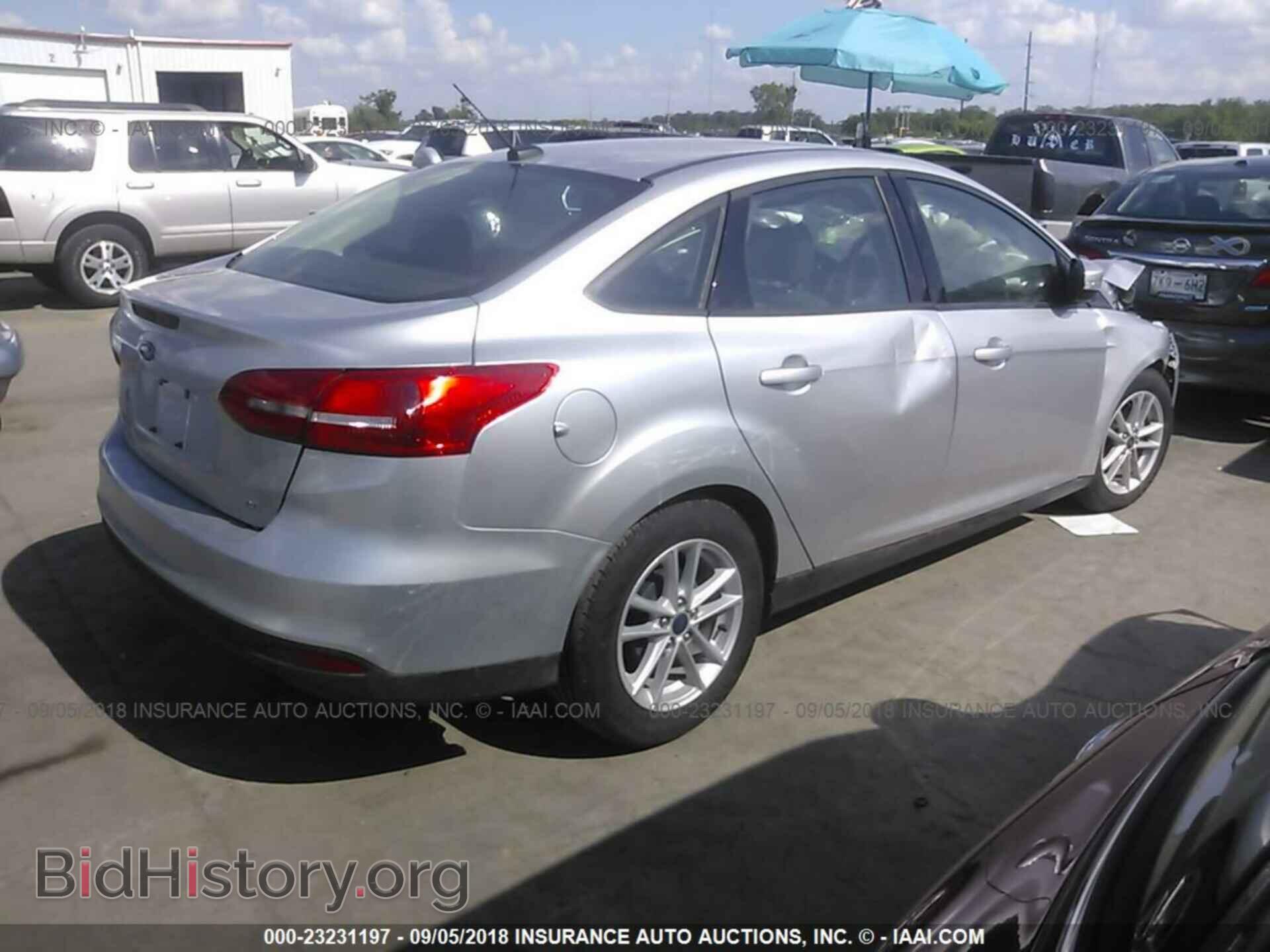 2017 FORD FOCUS - VIN: 1FADP3F23HL299572 - Photo 4