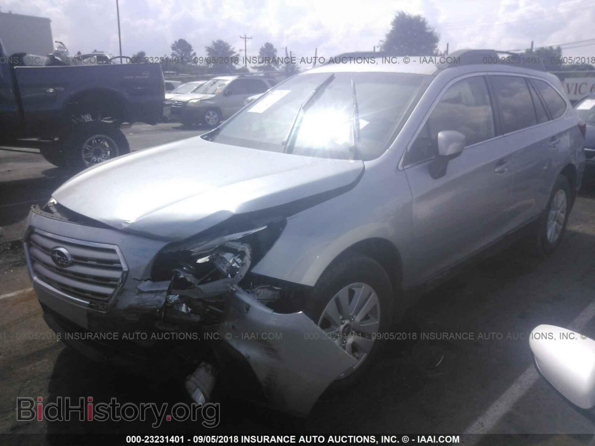 2015 Subaru Outback - VIN: 4S4BSBCC4F3294638 - Photo 2