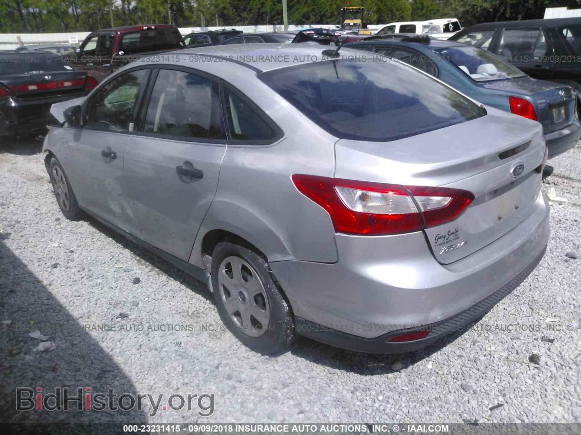 2012 Ford Focus - VIN: 1FAHP3E23CL224656 - Фото 3