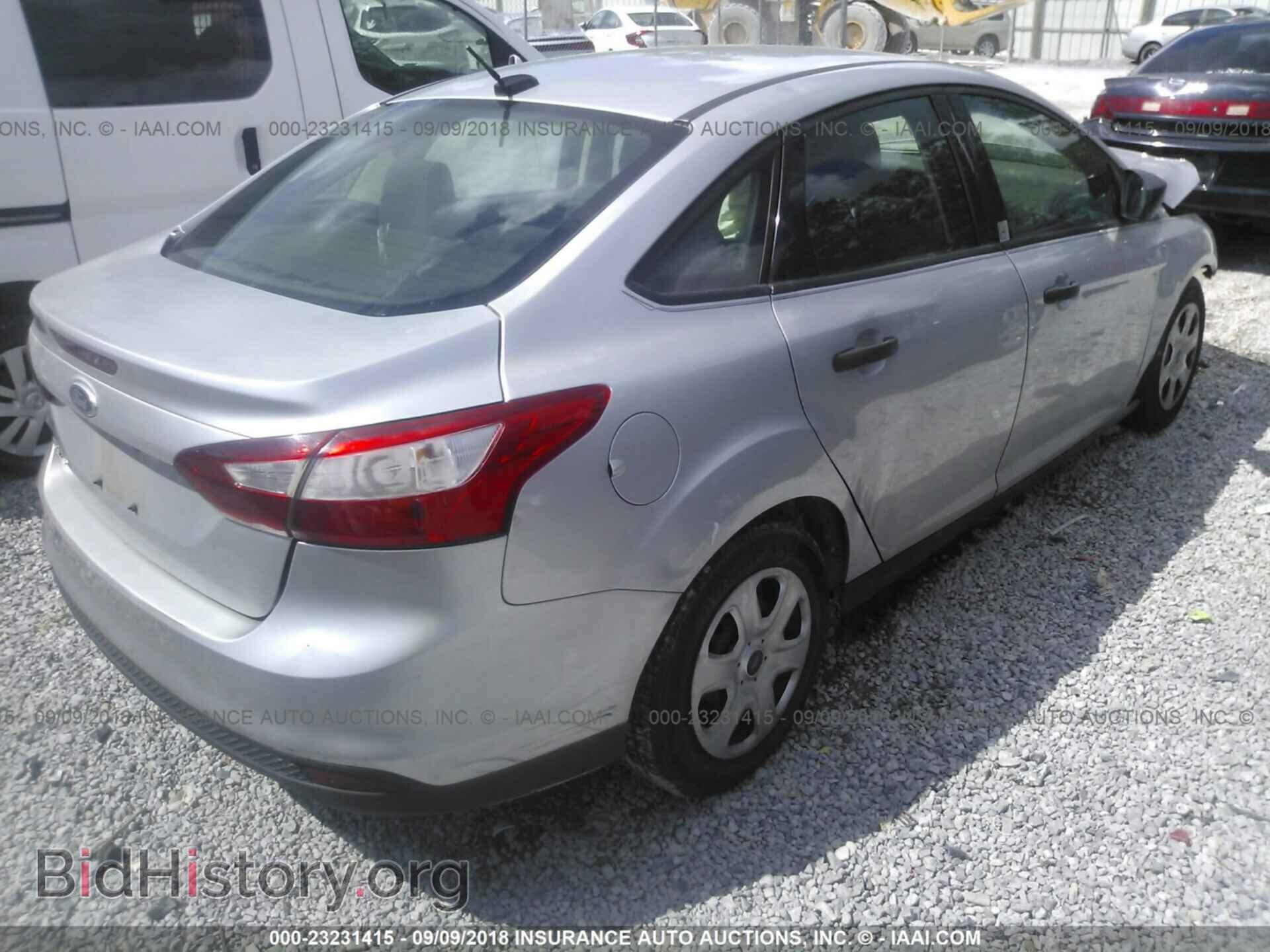 2012 Ford Focus - VIN: 1FAHP3E23CL224656 - Фото 4