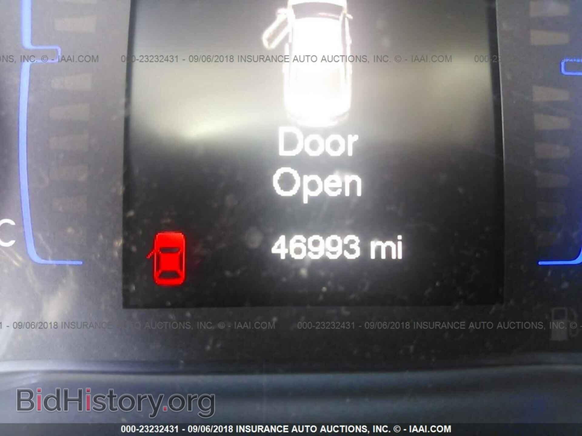 2016 Chrysler 200 - VIN: 1C3CCCABXGN115373 - Photo 7