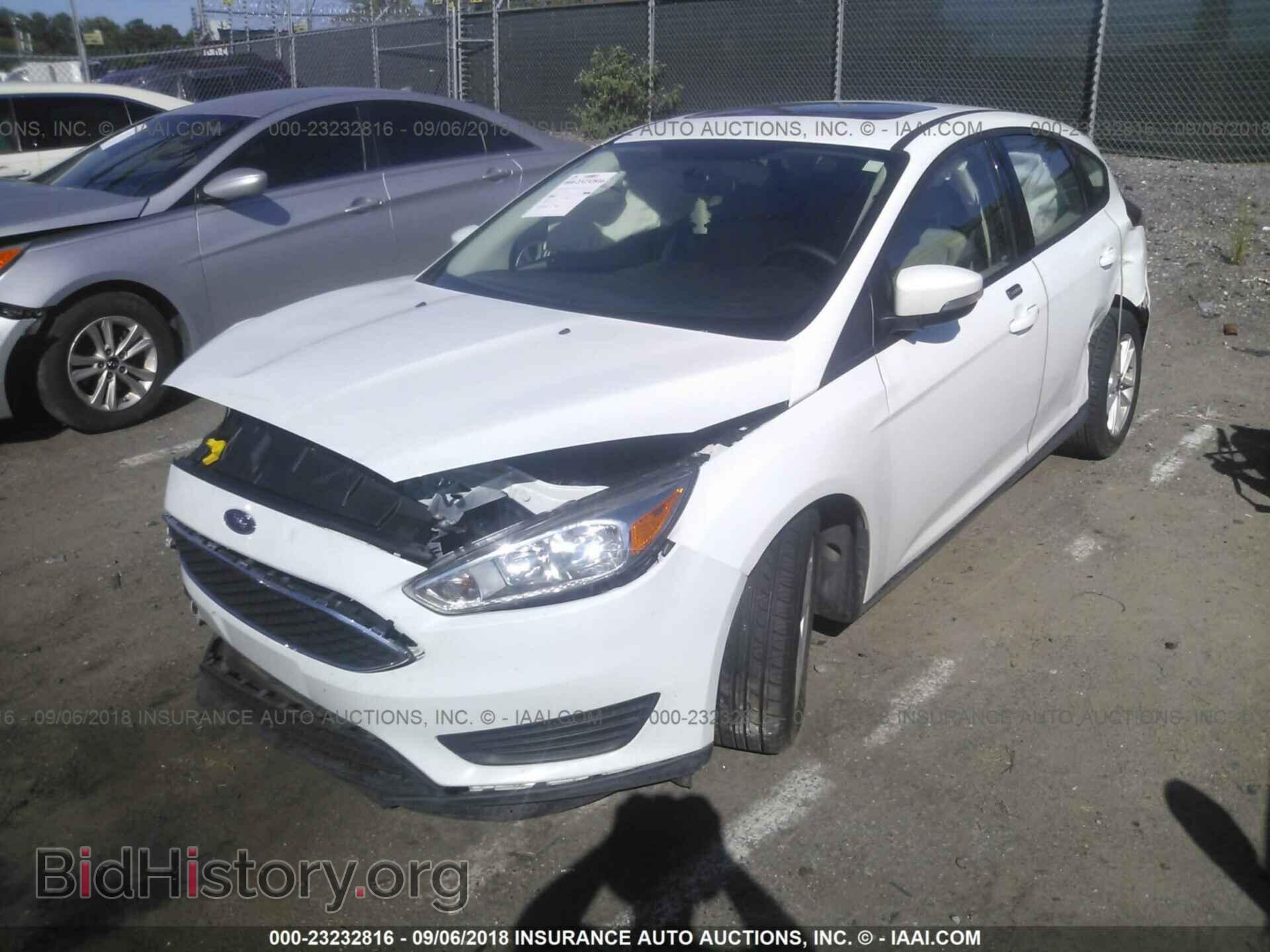 2016 Ford Focus - VIN: 1FADP3K26GL241377 - Photo 2
