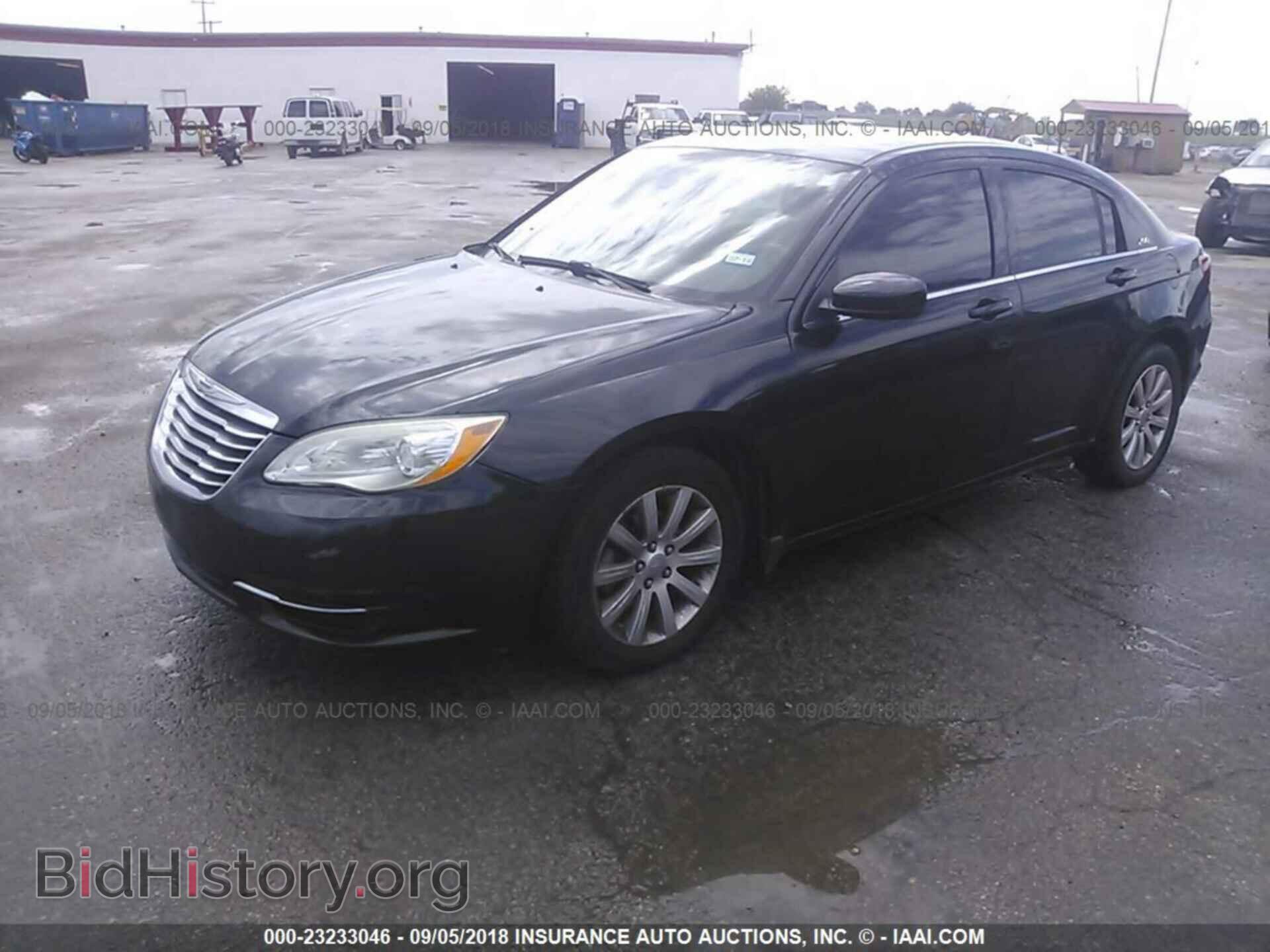 2011 Chrysler 200 - VIN: 1C3BC1FB4BN531274 - Фото 2