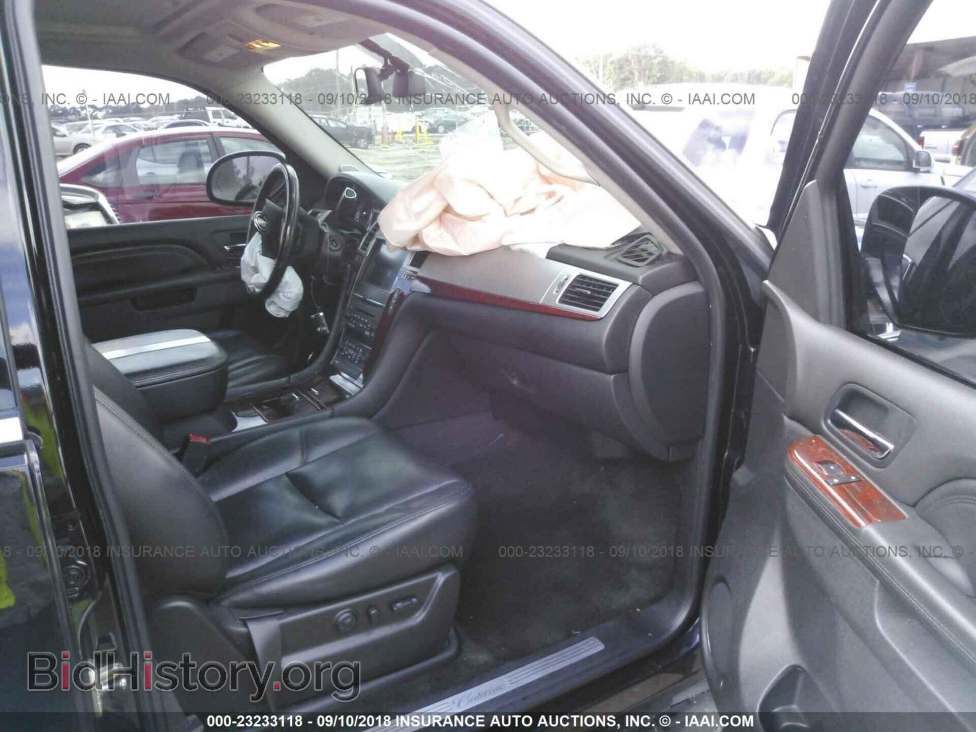 2011 CADILLAC ESCALADE - VIN: 1GYS4BEF7BR147527 - Фото 5